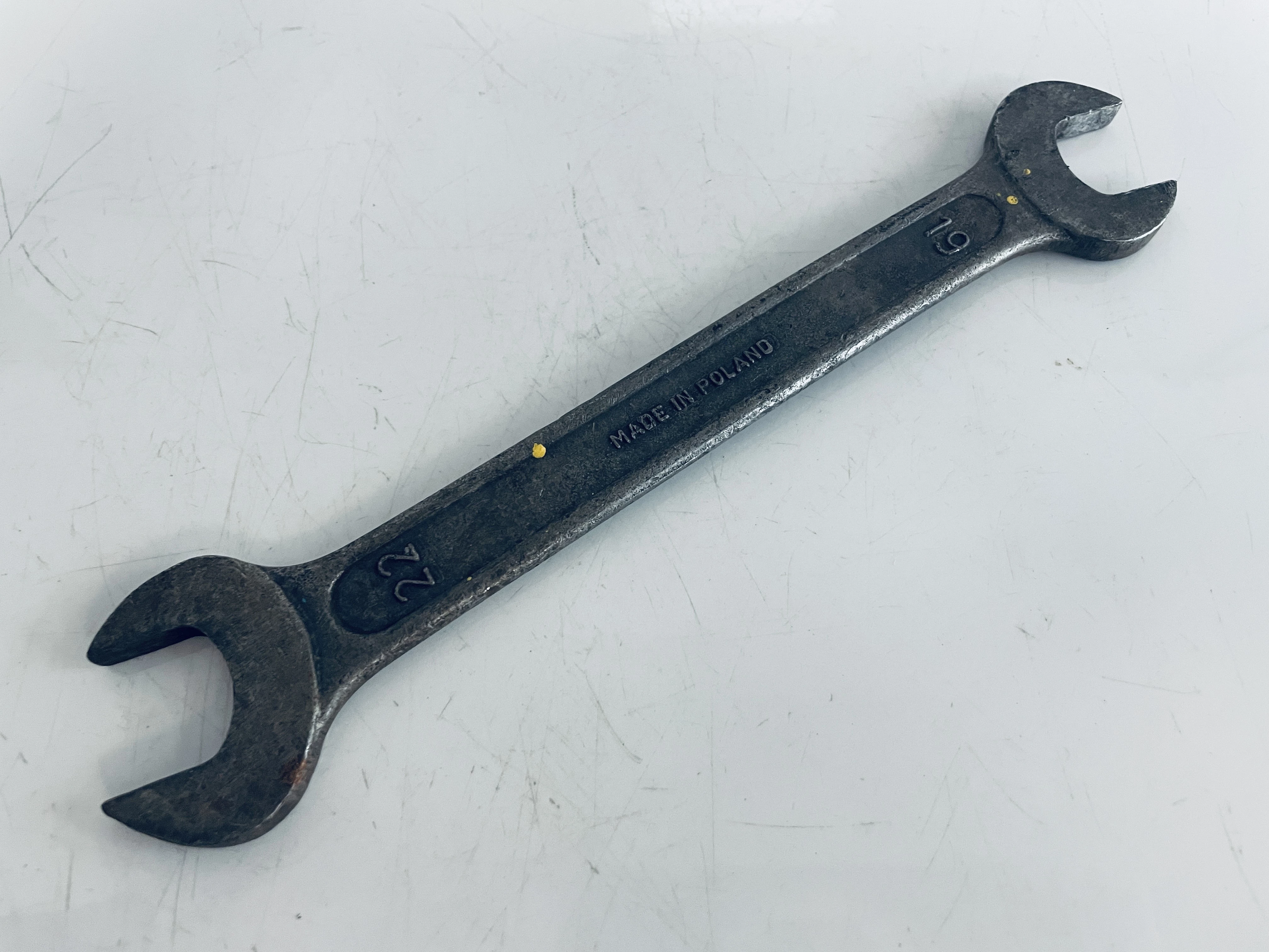 klucz-plaski-dwustronny-19x22-mm-28-czerwca-177-poznan-ska-x