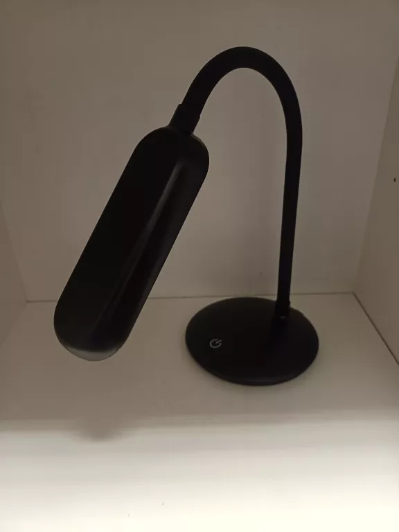 lampa-biurowa-czarna-senatorska-38-legnica