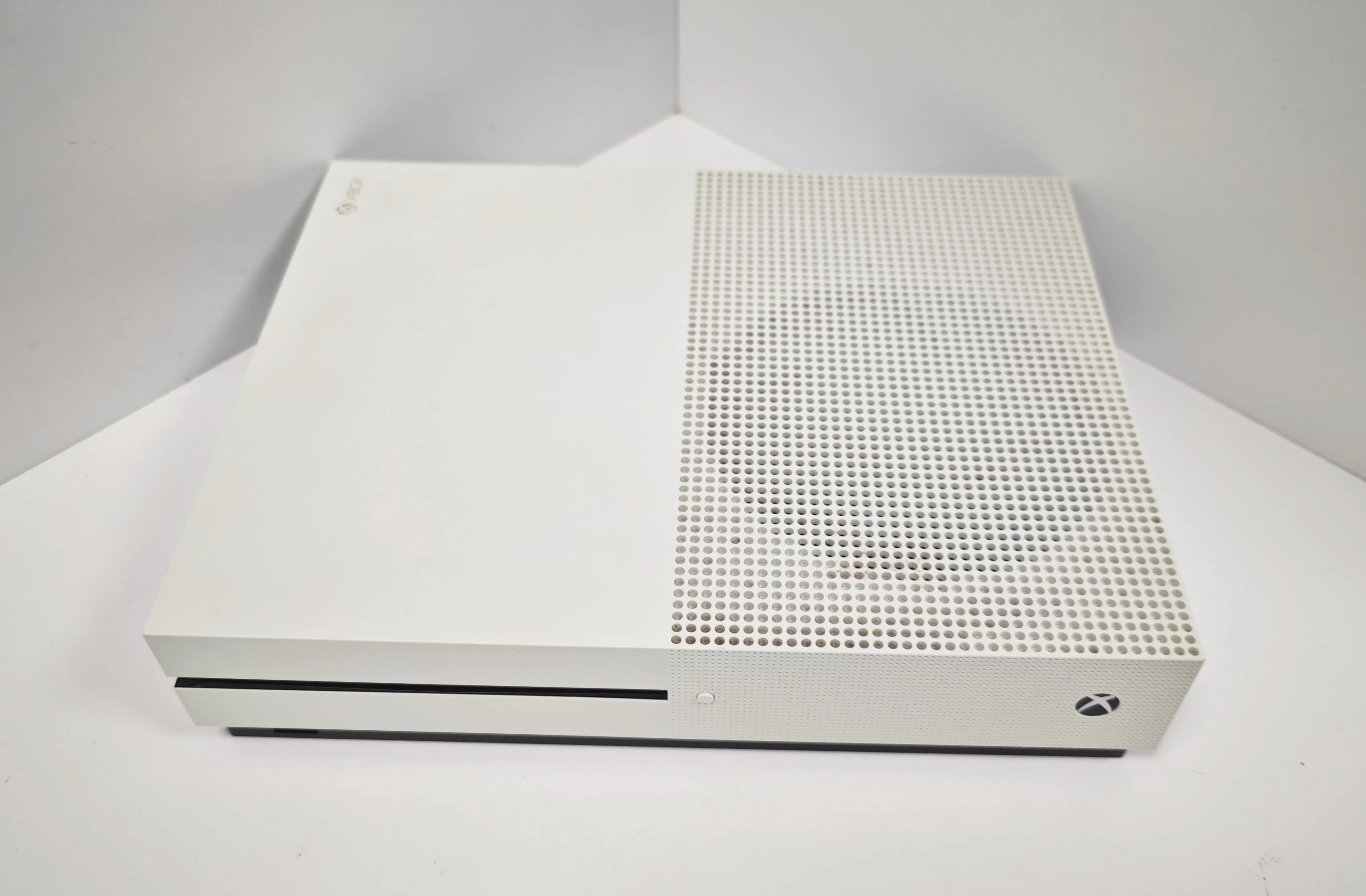 konsola-xbox-one-s-1tb-ean-gtin-077848142643