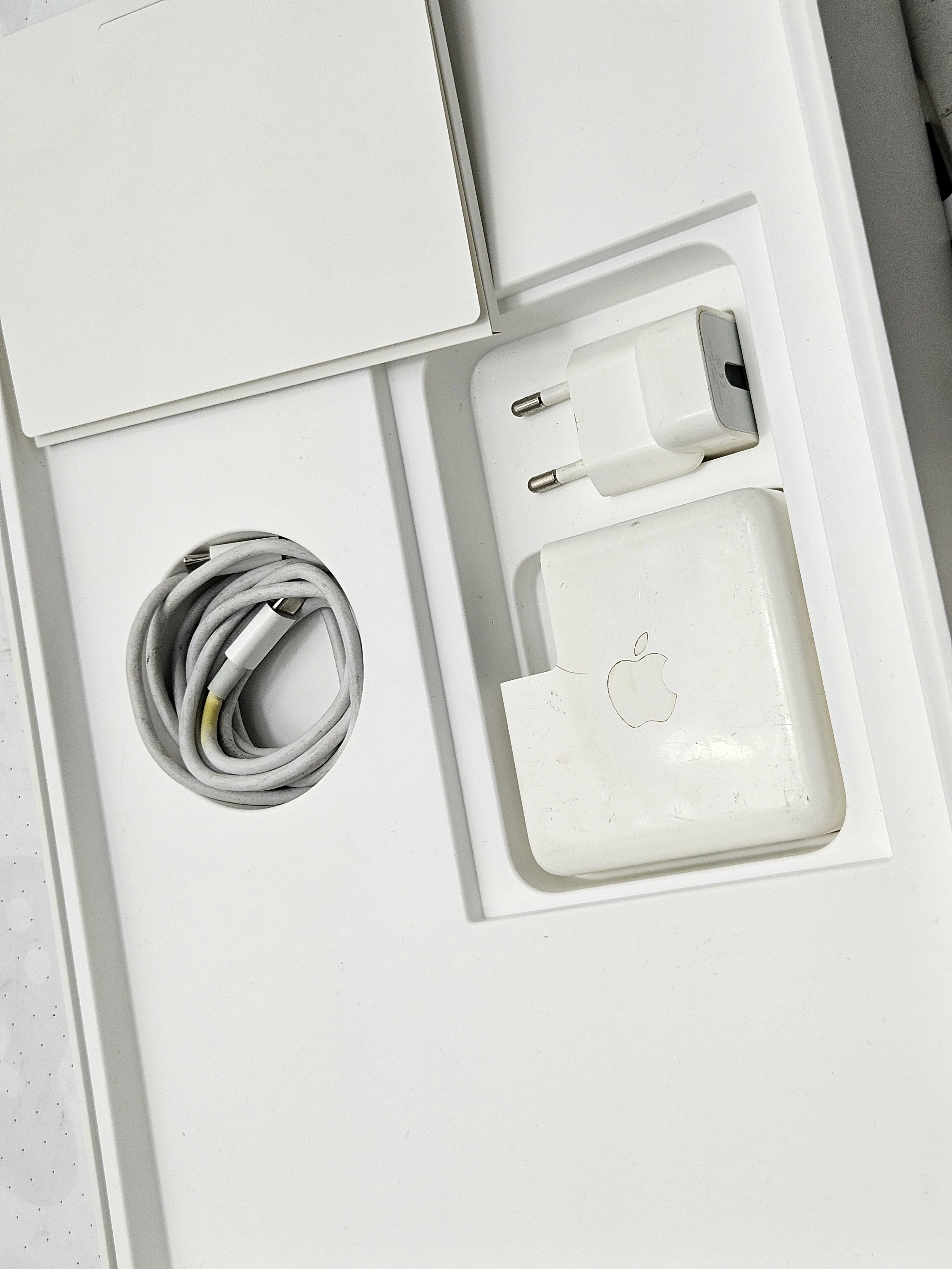 macbook-pro-13-a1989-2018-touch-bar-1tb-liczba-rdzeni-procesora-4329-2