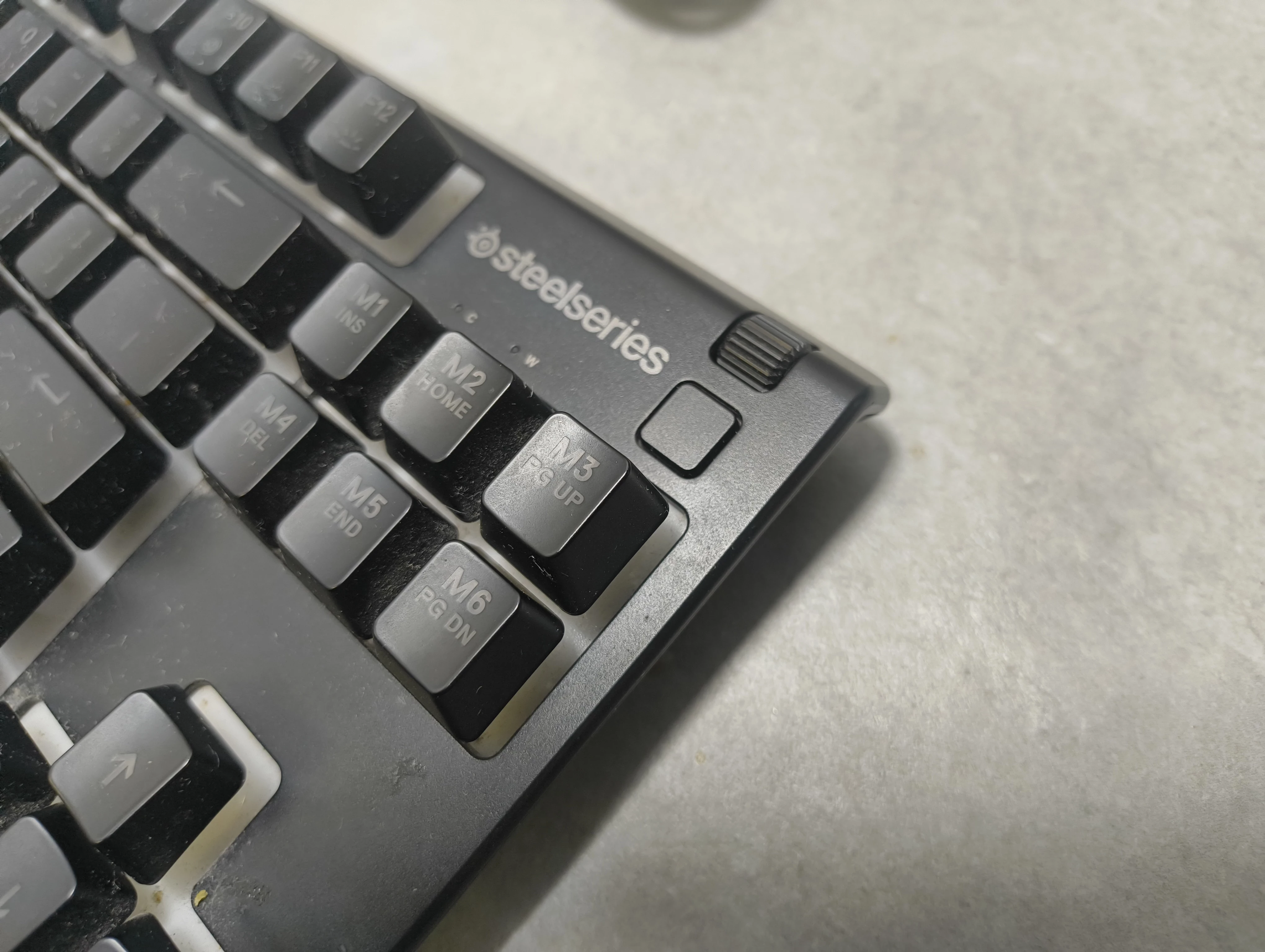 klawiatura-steelseries-apex-3-tkl-stan-11323-2