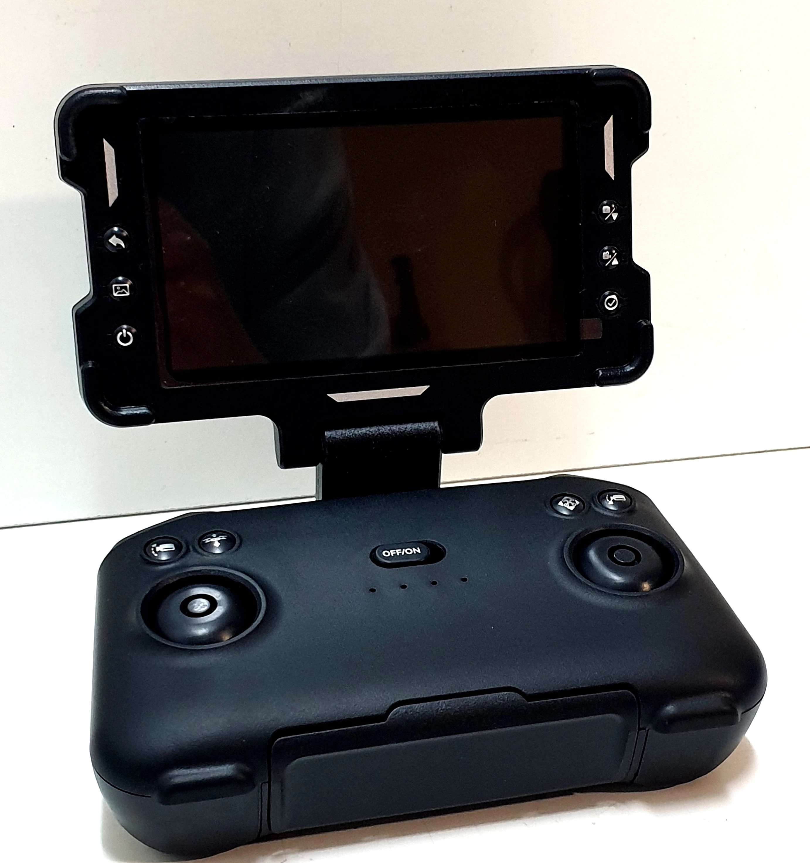 dron-m18-720-etui-minimalny-wiek-dziecka-250062-1794319