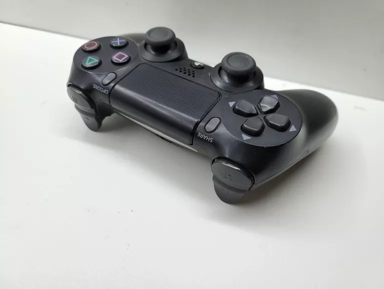 pad-do-ps4-czarny-pochodzenie-210658-243450
