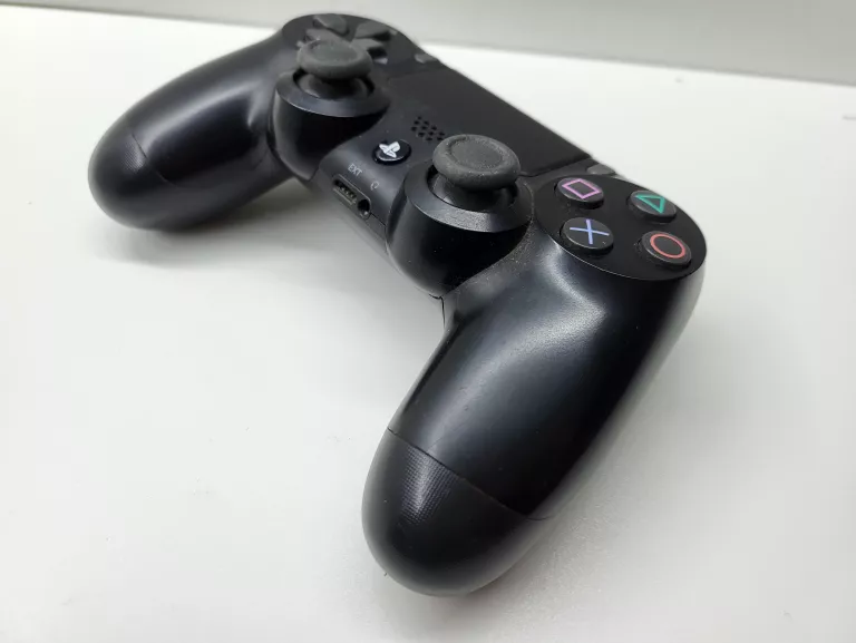 pad-do-ps4-czarny-stan-11323-2