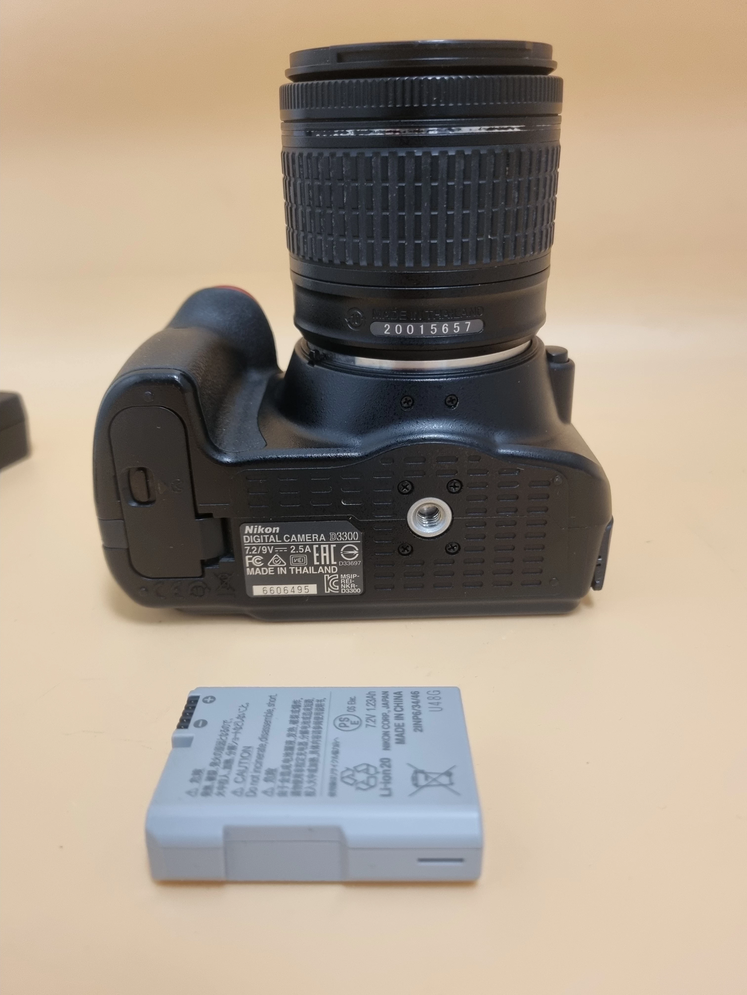 aparat-nikon-d3300-obiektyw-nikkor-18-55-mm-ean-gtin-018208946150