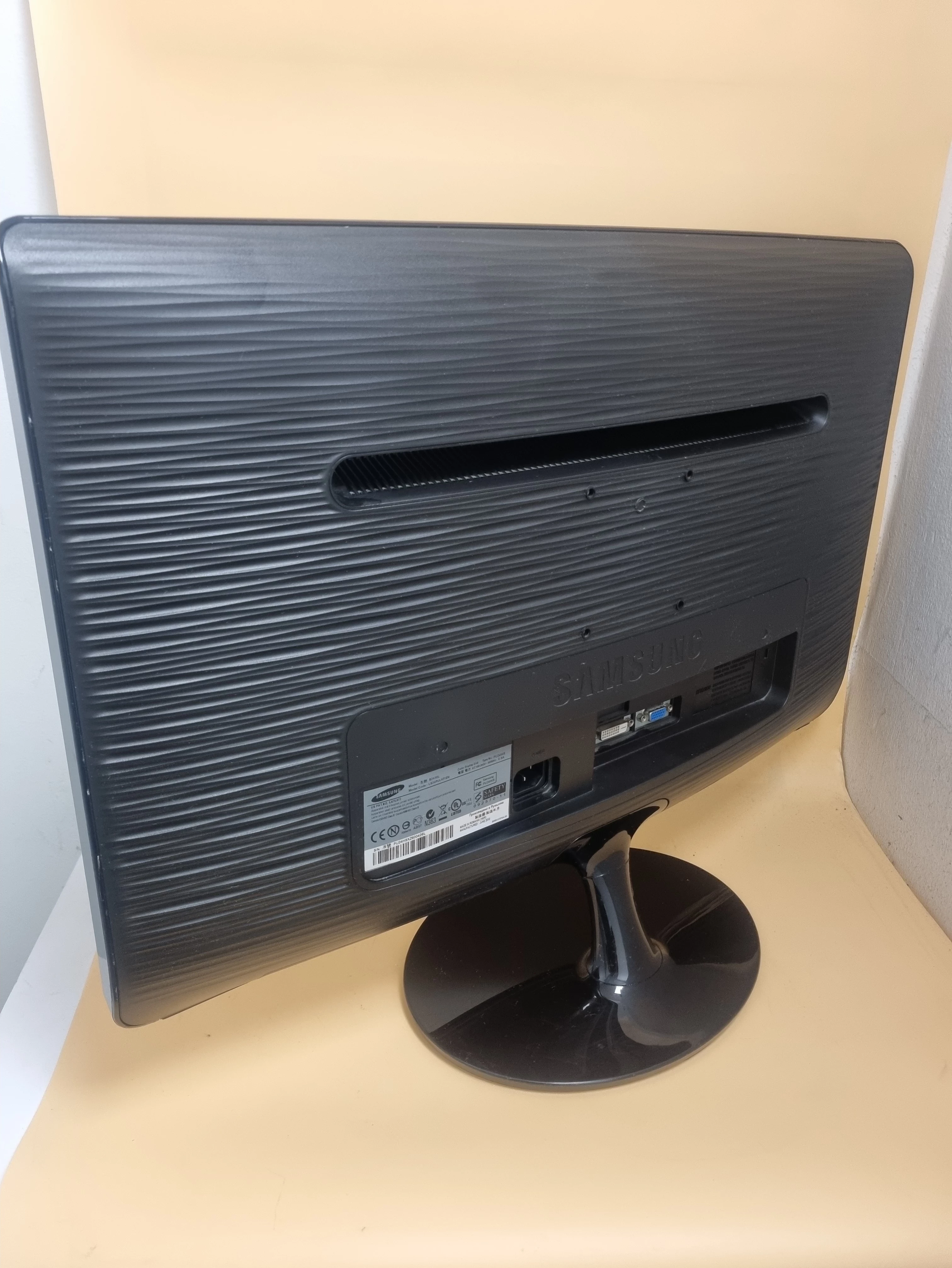 monitor-samsung-syncmaster-b2430l-ean-gtin-3610170493396