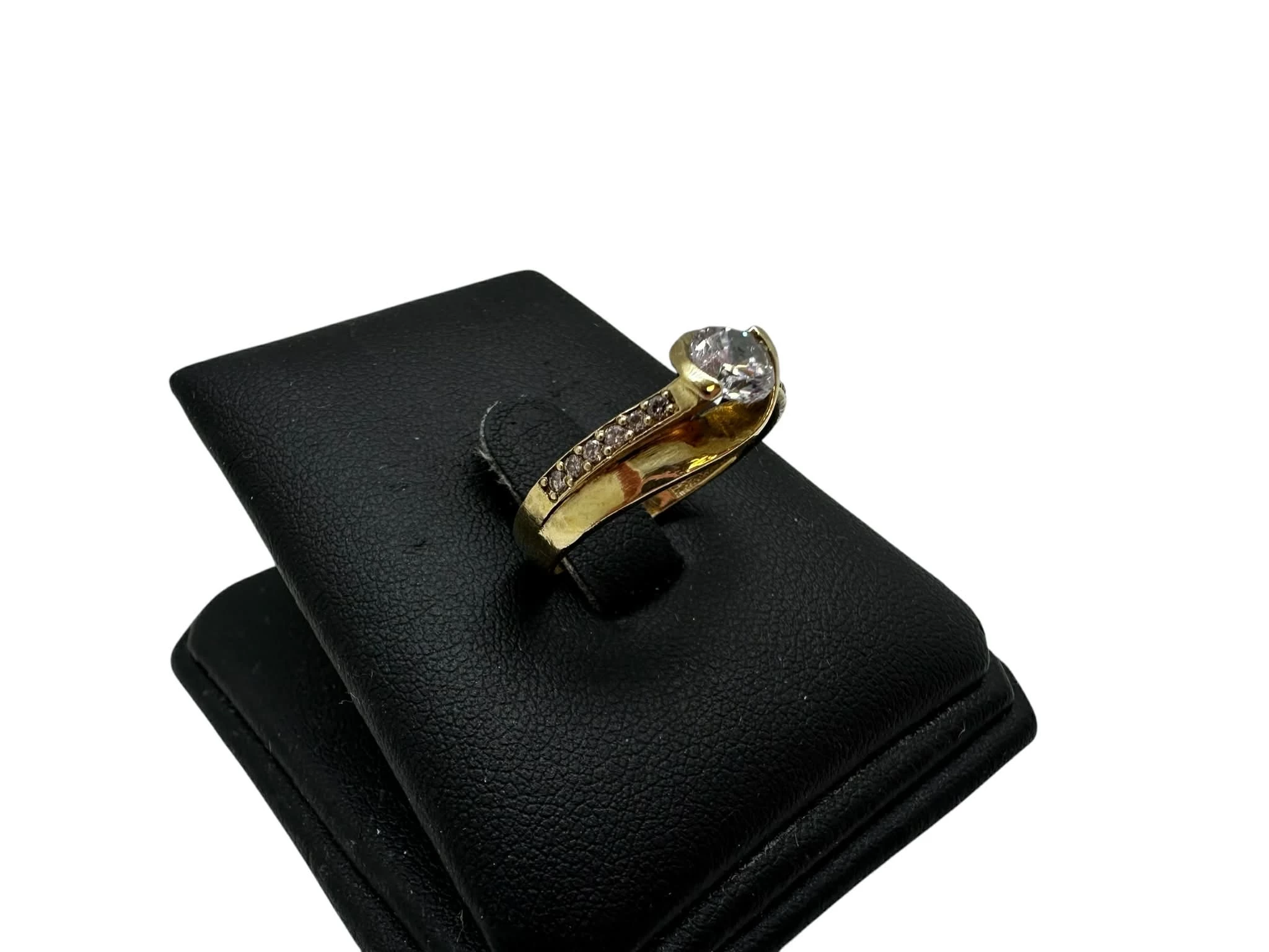 wyjatkowy-zloty-pierscionek-r15-333-250g-kamien-17088-128