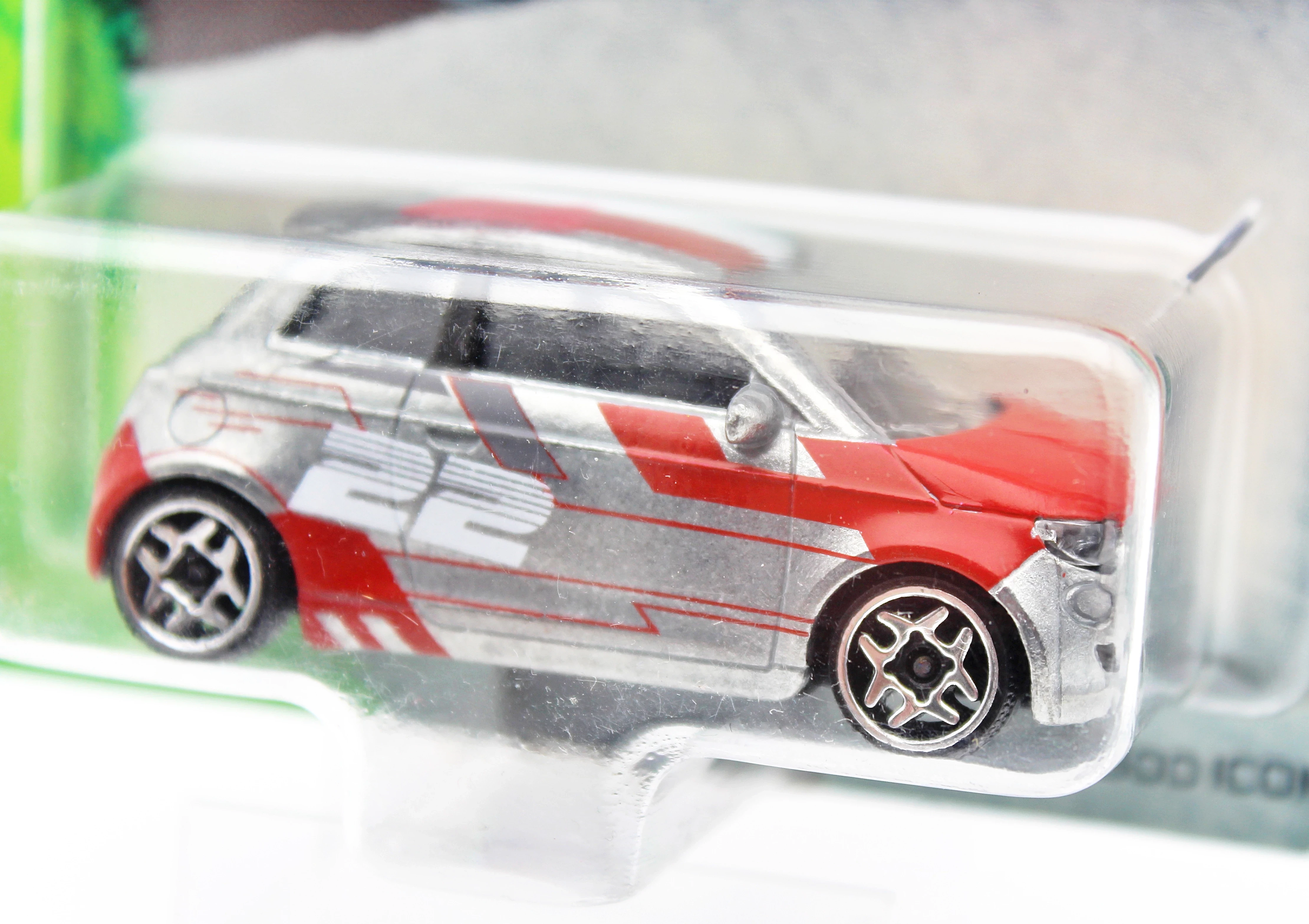 auto-metal-majorette-fiat-500-icon-racing-premium-cars-skala-250360-1887269