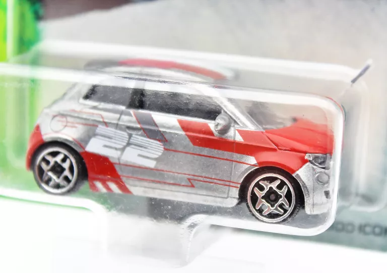 auto-metal-majorette-fiat-500-icon-racing-premium-cars-skala-250360-1887269