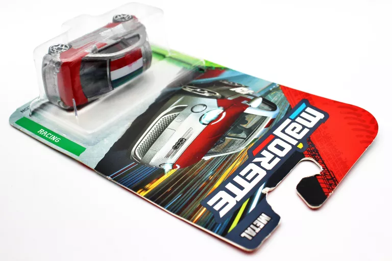 auto-metal-majorette-fiat-500-icon-racing-premium-cars-waga-produktu-z-opakowaniem-jednostkowym-0150