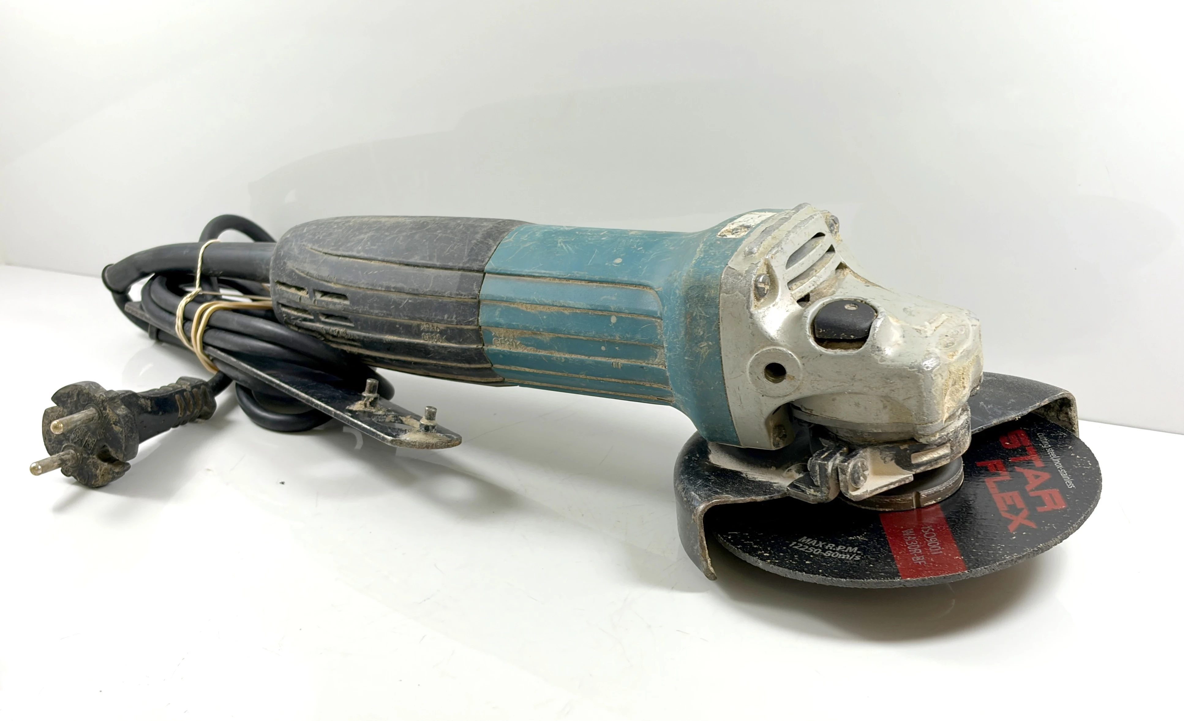 szlifierka-katowa-makita-ga5030r-720w-stan-11323-2