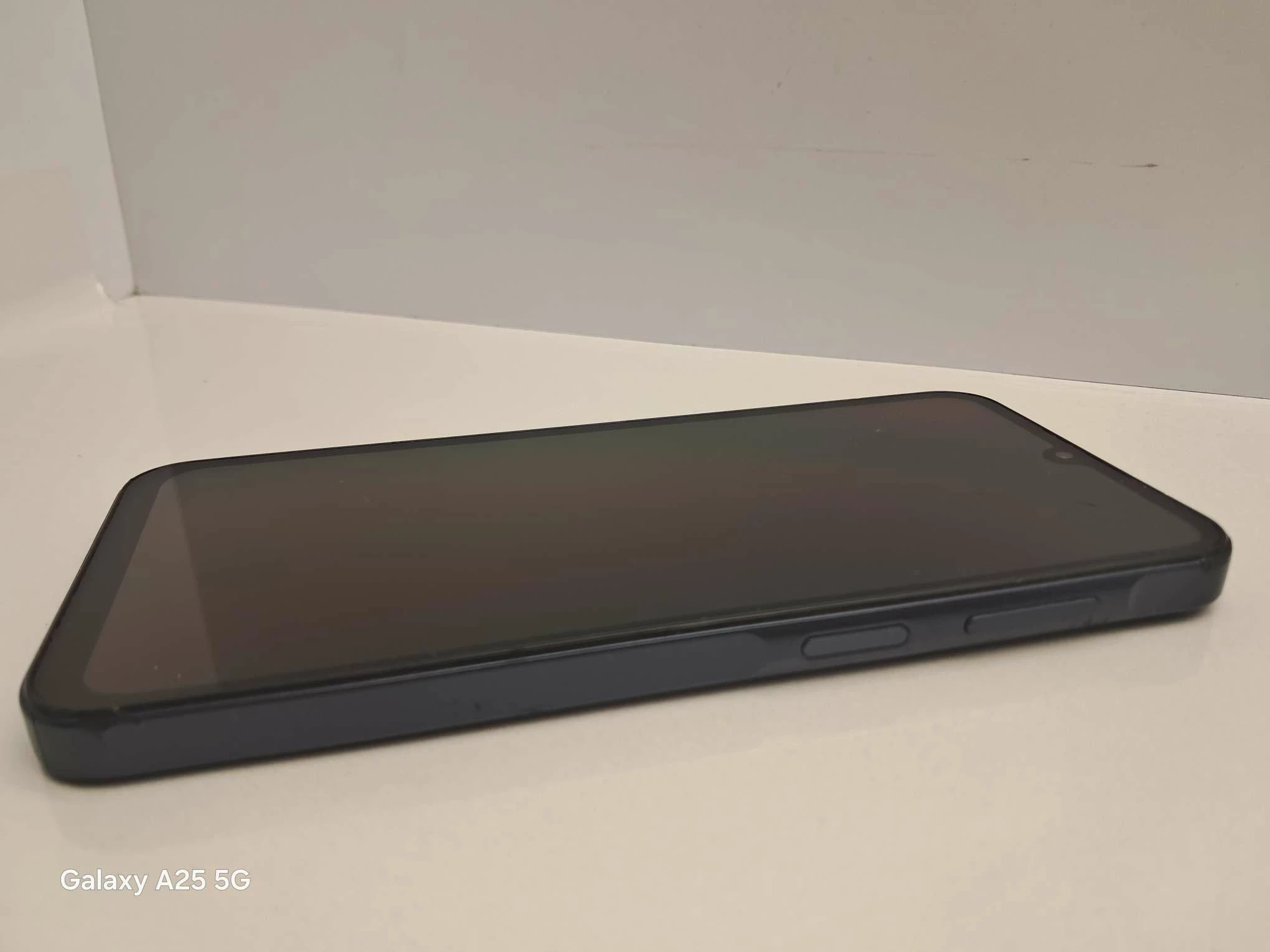 telefon-galaxy-a-15-przekatna-ekranu-650