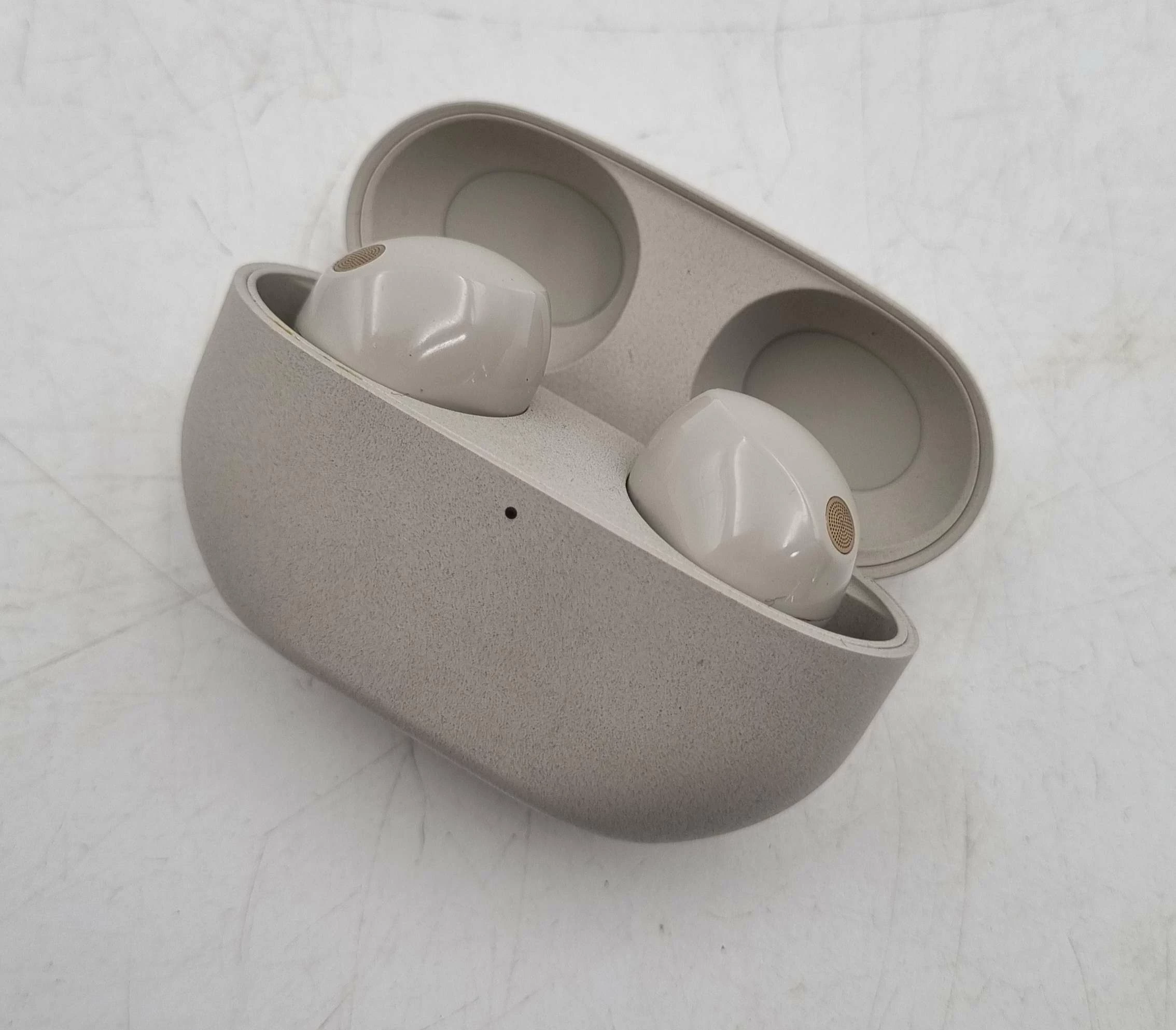 sluchawki-bezprzewodowe-sony-wf-1000xm5-transmisja-sygnalu-203713-217785