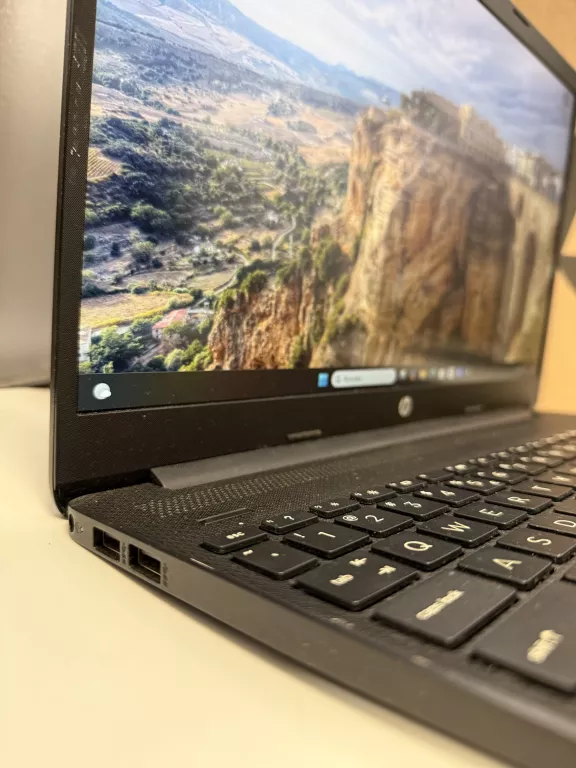 hp-15s-ryzen-5-3500u-pelny-zestaw-256-ssd-8gb-ram-ean-gtin-195161220692