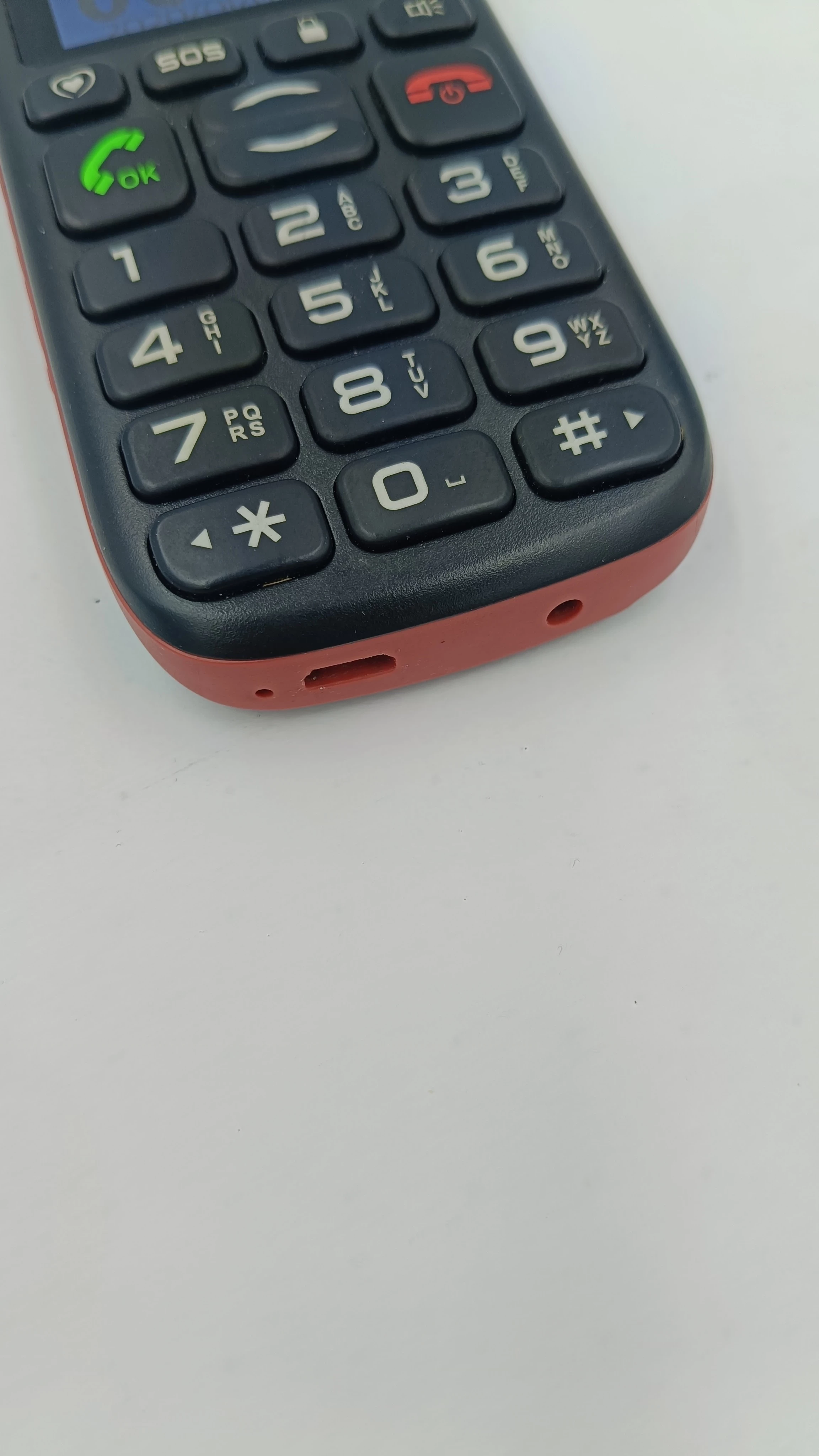 telefon-maxcom-mm428bb-typ-202685-212933