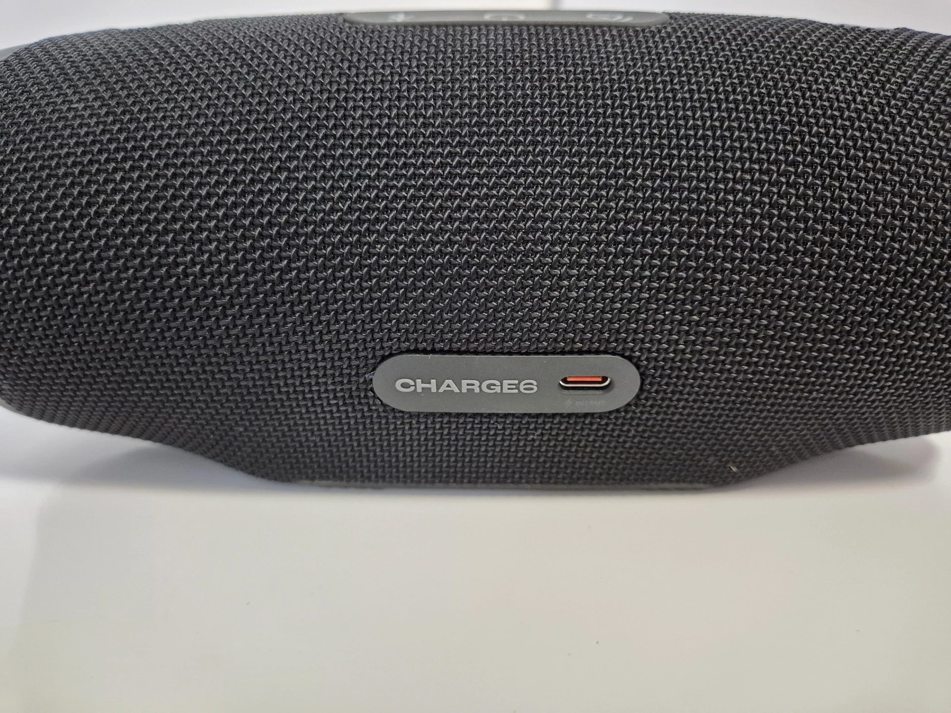 glosnik-jbl-charge-6-z-gwar-stan-11323-2