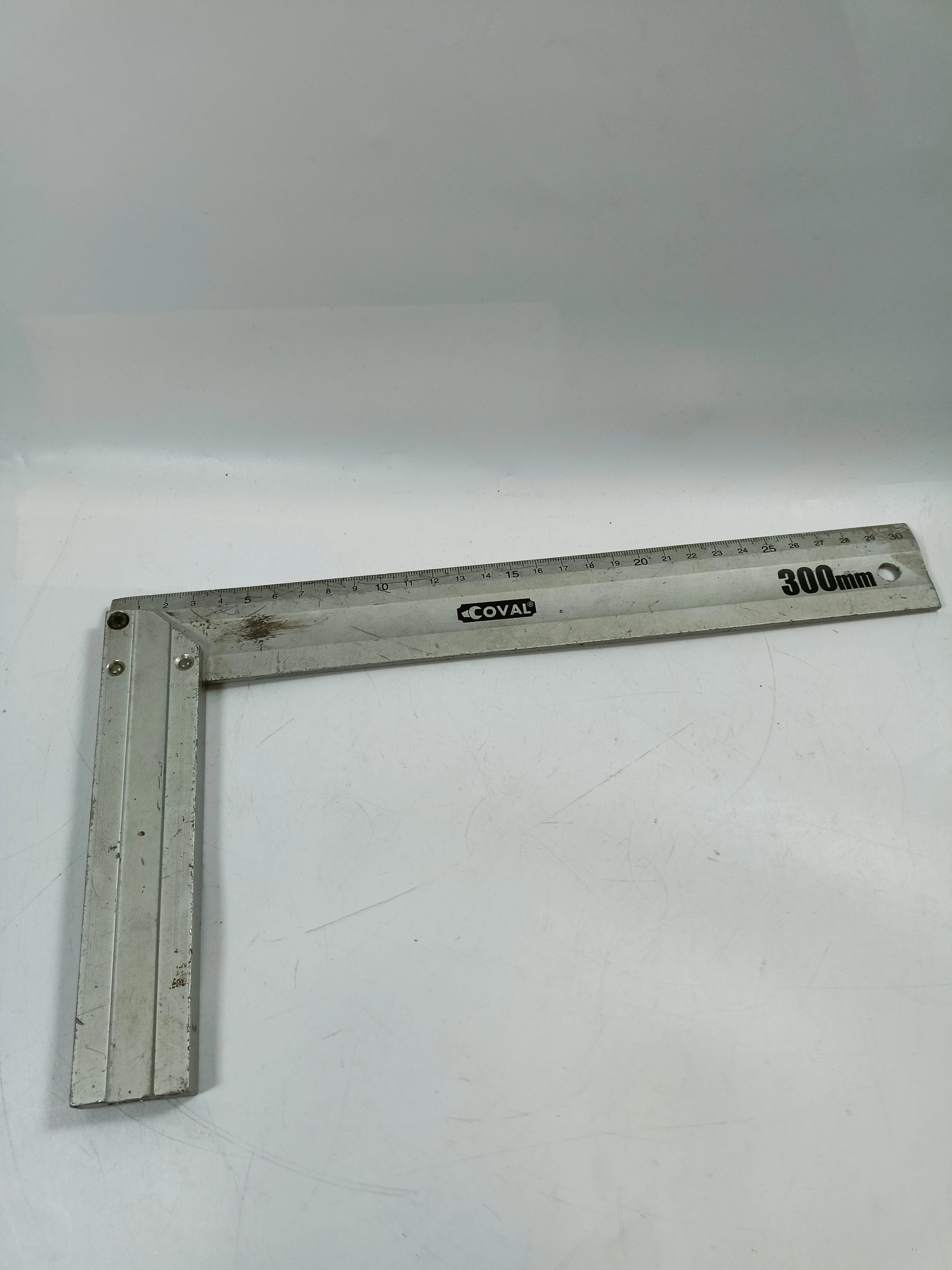 katownik-coval-300mm-wyszynskiego-24-tczew