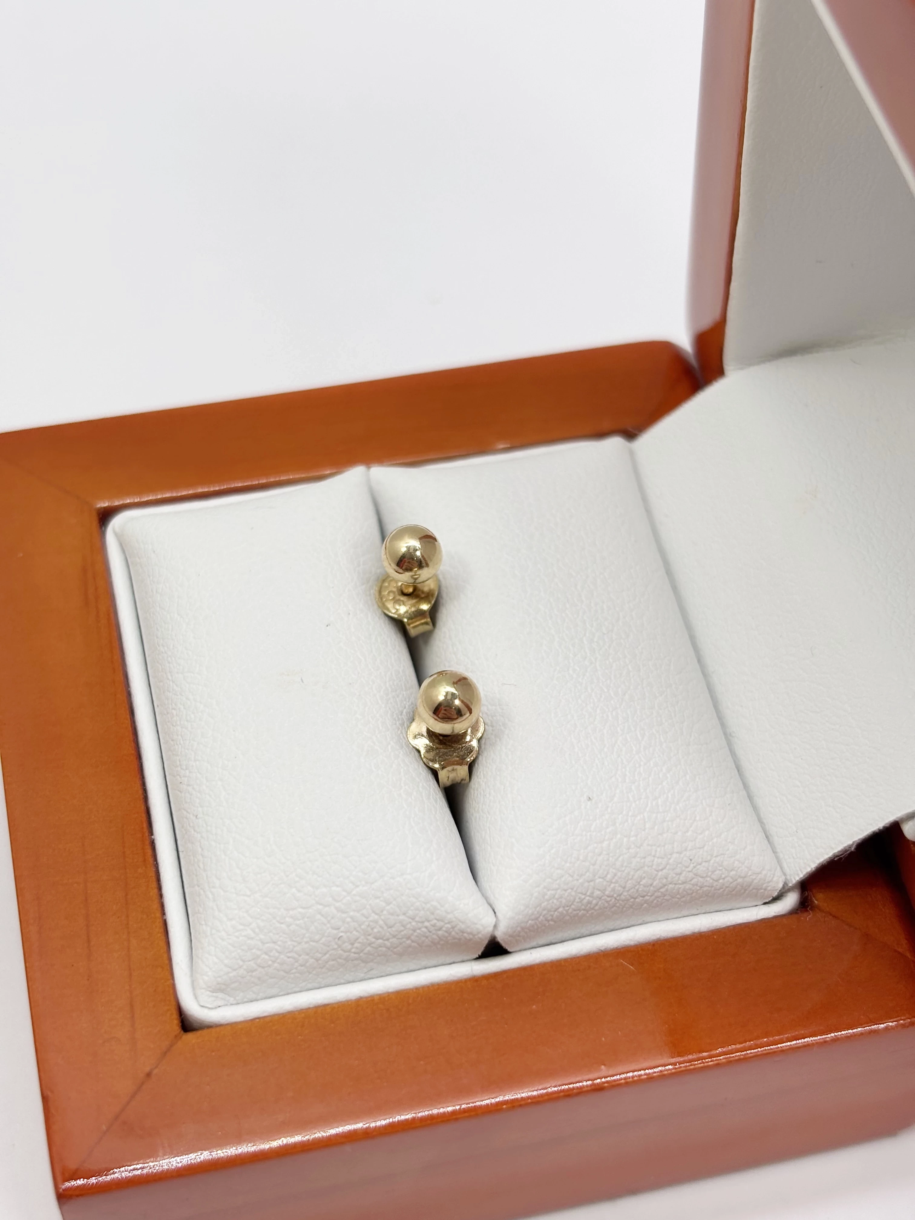 zlote-kolczyki-kulki-na-sztyft-092g-585-ean-gtin-5906803379242