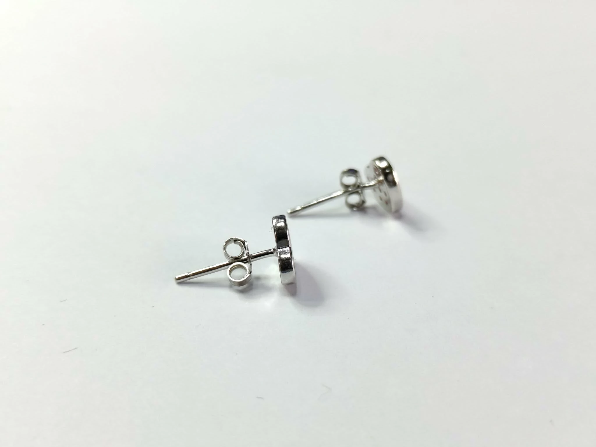 urocze-minimalistyczne-srebrne-kolczyki-serduszka-srebro-925-100-g-stan-11323-2