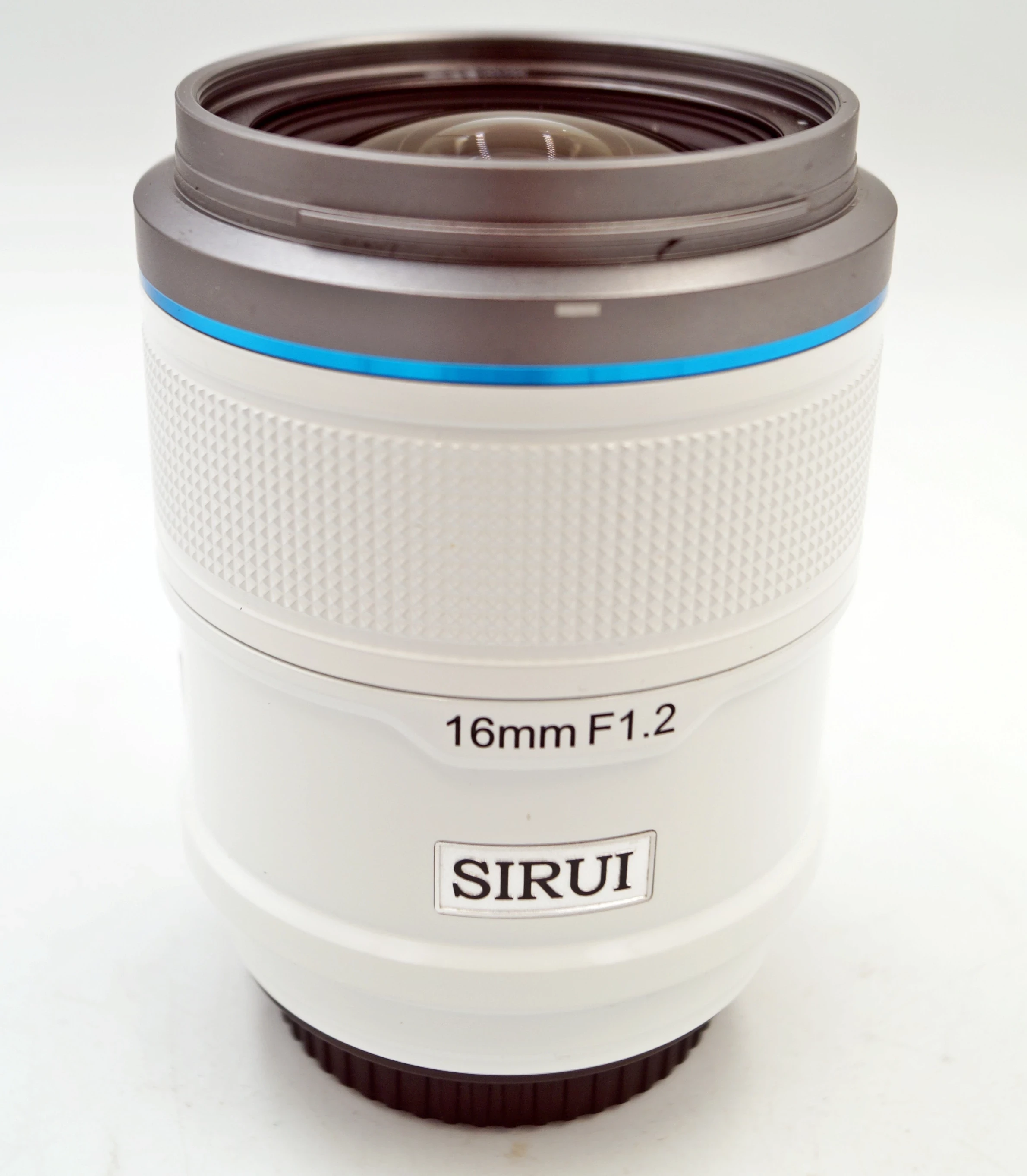 obiektyw-sirui-16mm-f12-sony-e-mount-komplet-przyslona-207058-229210