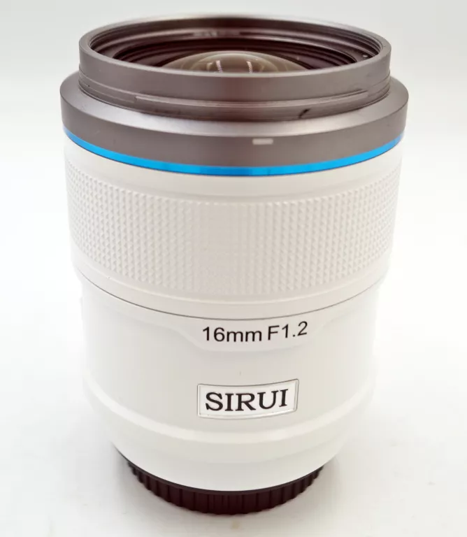 obiektyw-sirui-16mm-f12-sony-e-mount-komplet-przyslona-207058-229210