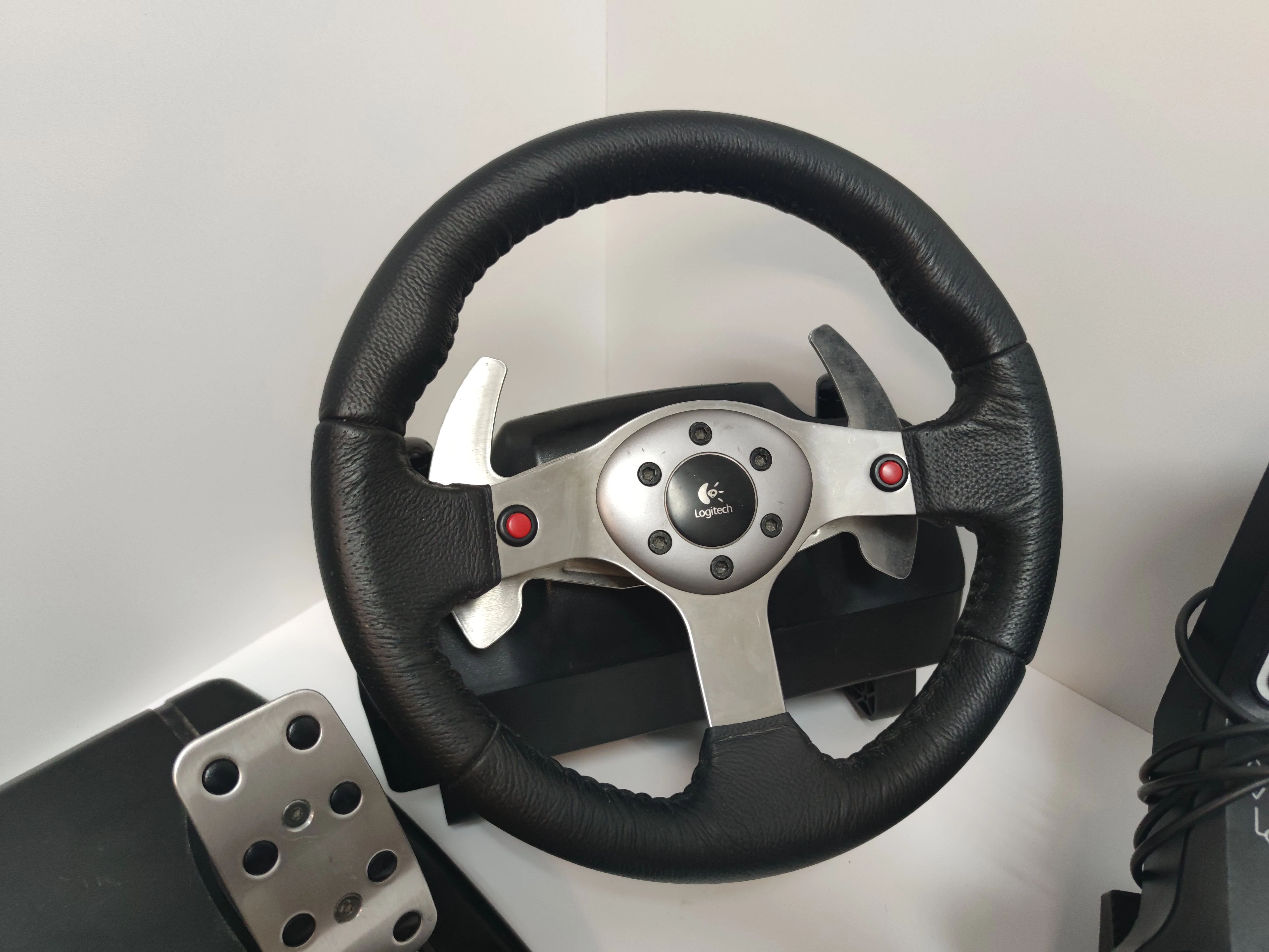 kierownica-logitech-g25-racing-wheel-model-g25-racing-wheel