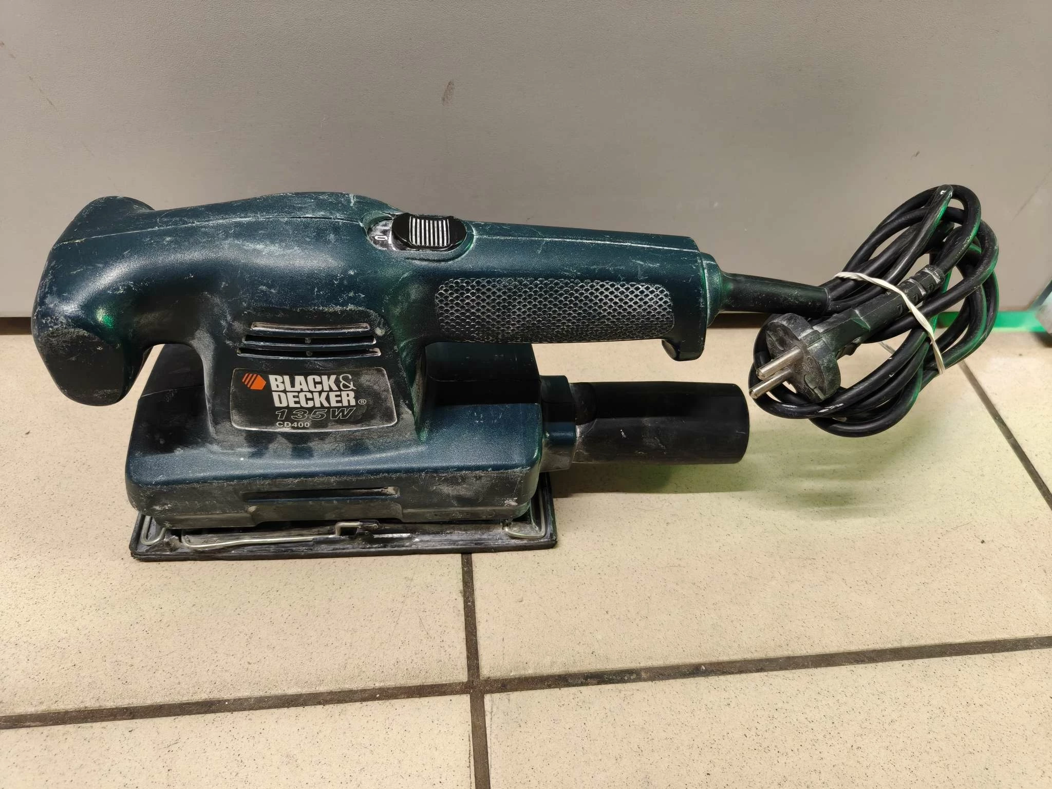 szlifierka-oscylacyjna-black-decker-cd400-135w-ean-gtin-5035048260418