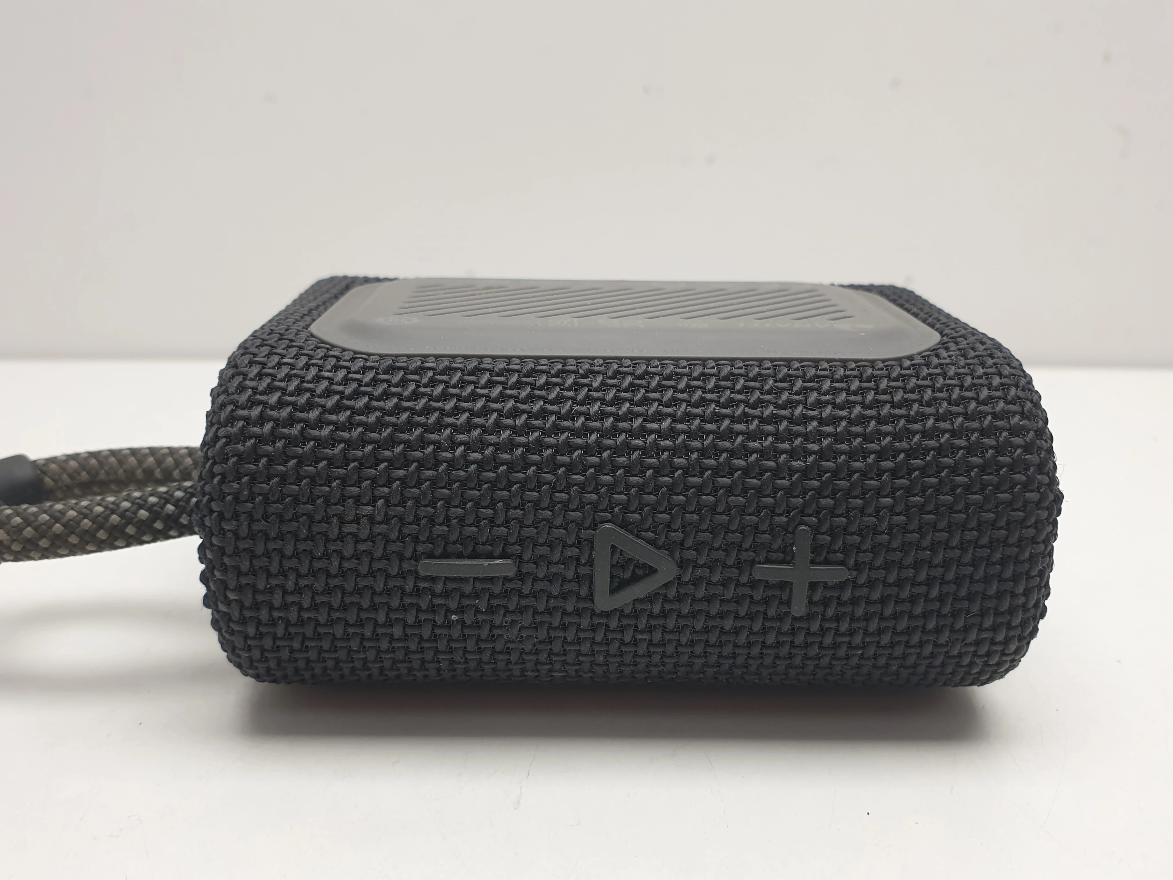 glosnik-bluetooth-jbl-go-3-czarny-funkcje-221089-4