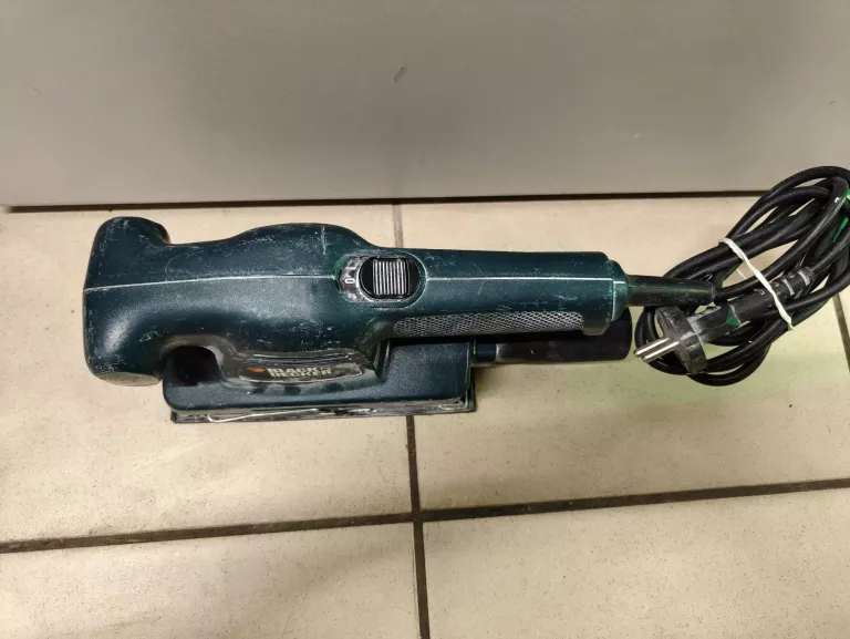 szlifierka-oscylacyjna-black-decker-cd400-135w-stan-11323-2