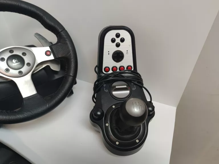 kierownica-logitech-g25-racing-wheel-marka-248811-1142682