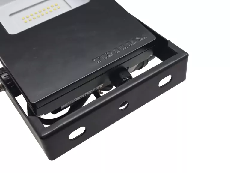 naswietlacz-reflektor-led-trilux-combial-20-rb8r3500-740-stan-11323-2