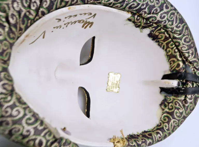 vincenzo-manzini-carnevale-mask-blazen-orginalna-wencka-maska-sciena-kod-producenta-vincenzo-manzini-carnevale-mask