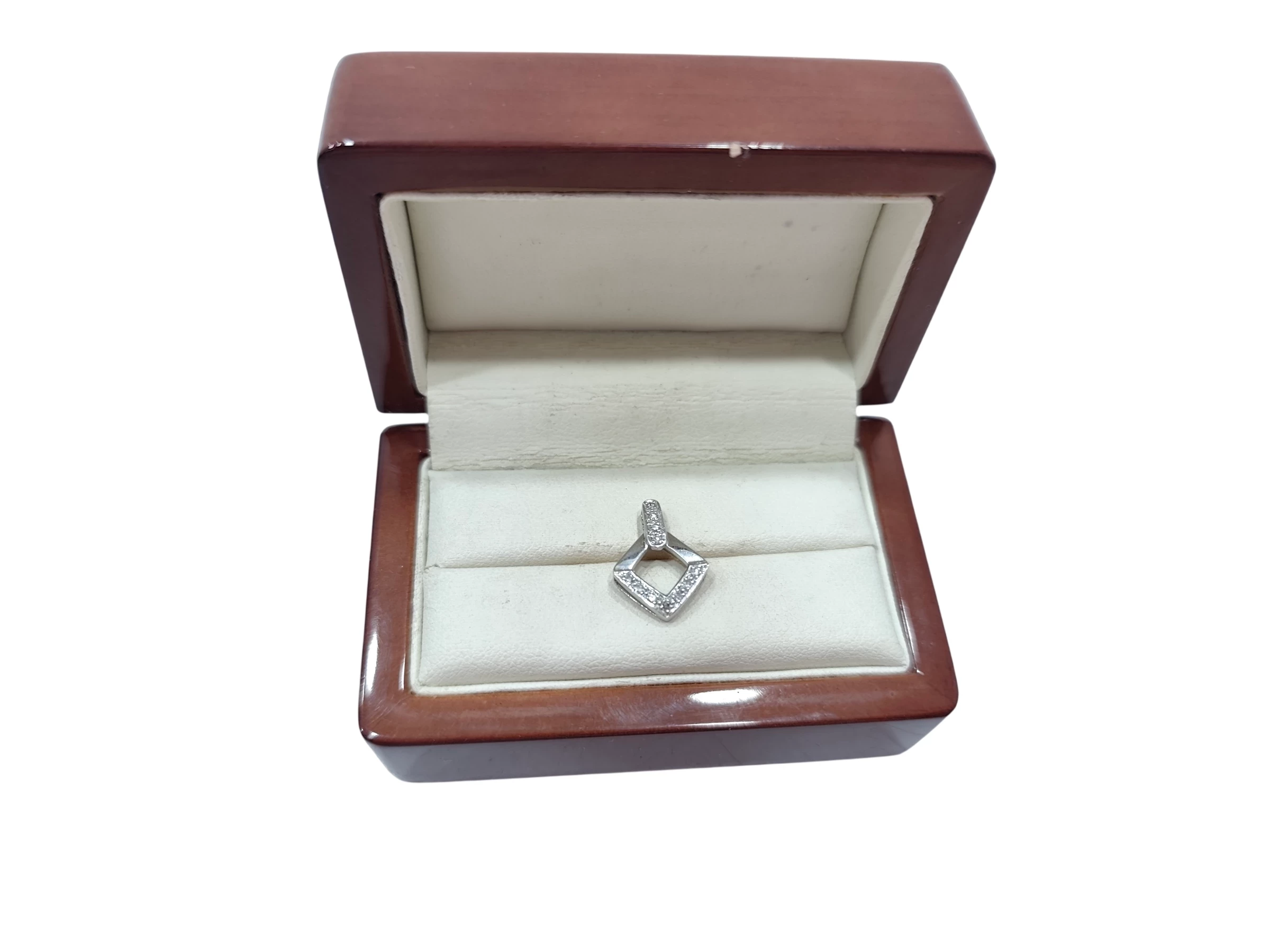 zlota-zawieszka-585-biale-zloto-stan-11323-2