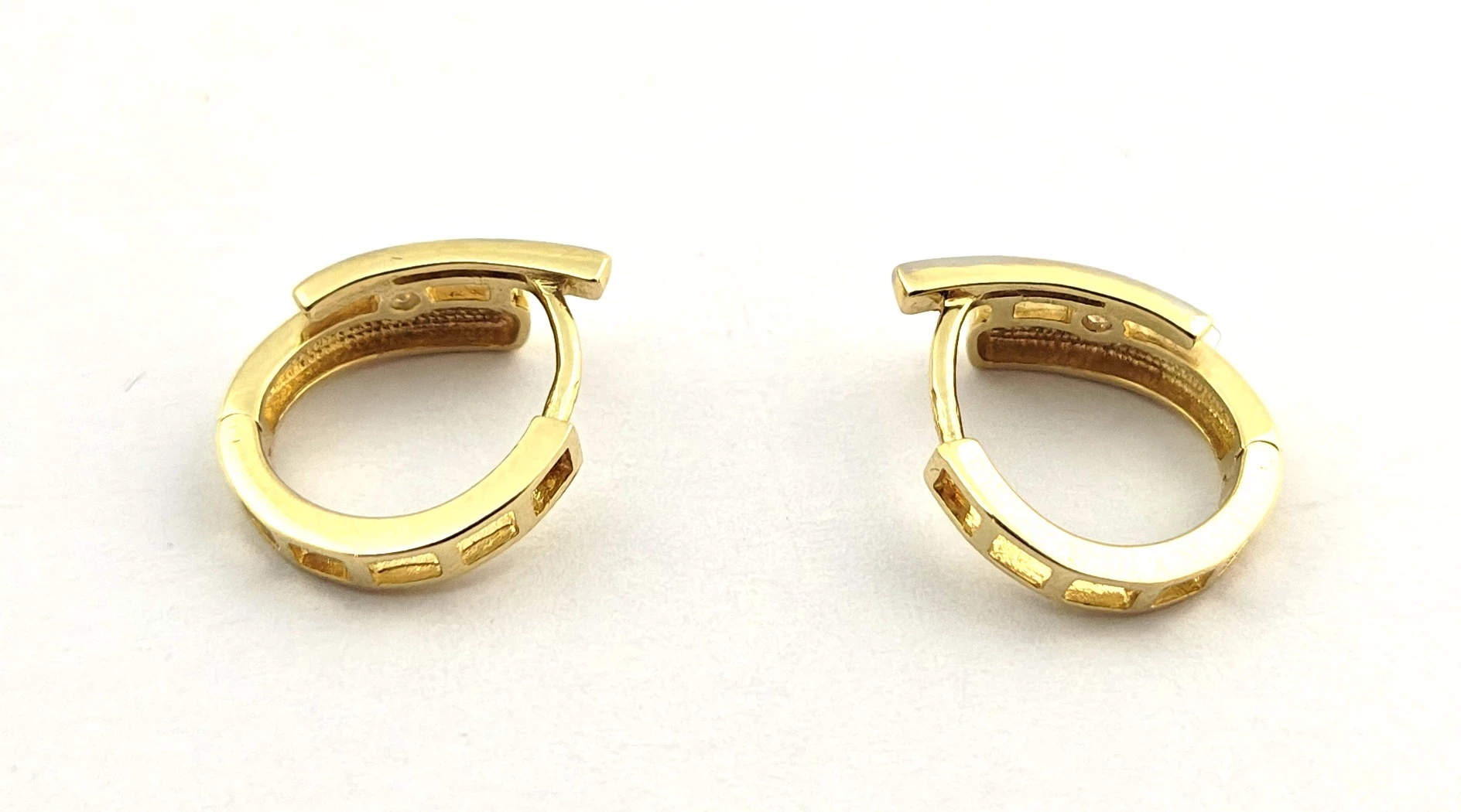 zlote-kolczyki-z-bialym-zlotem-kolka-cyrkonie-585-303g-rodzaj-zapiecia-2207-1