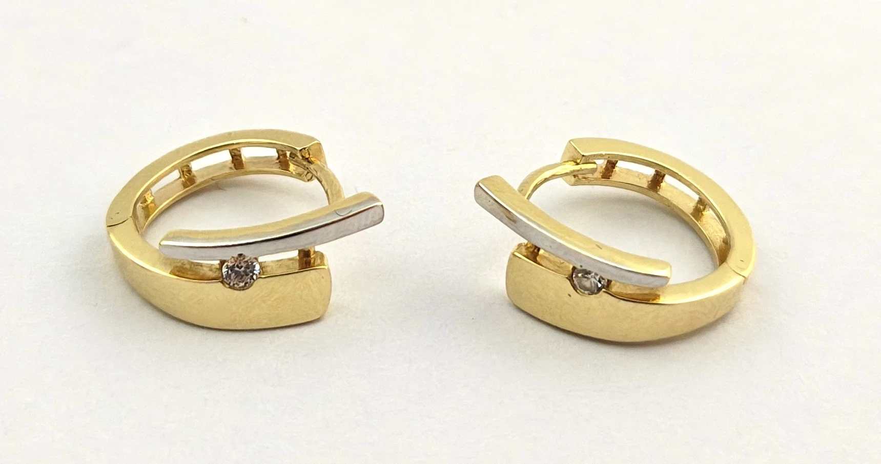 zlote-kolczyki-z-bialym-zlotem-kolka-cyrkonie-585-303g-1-go-maja-11a-libiaz