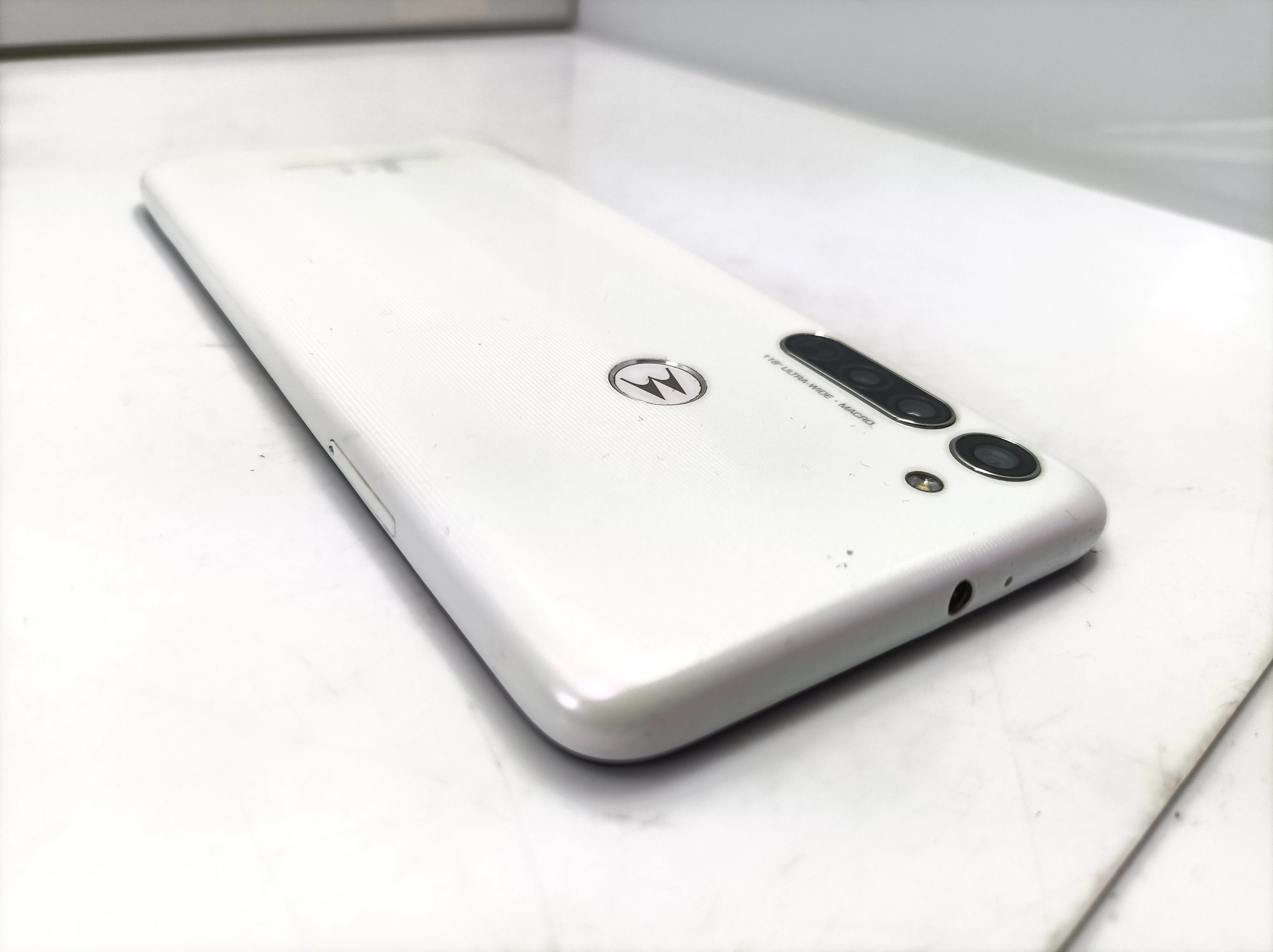 telefon-motorola-moto-g8-power-464gb-przekatna-ekranu-640