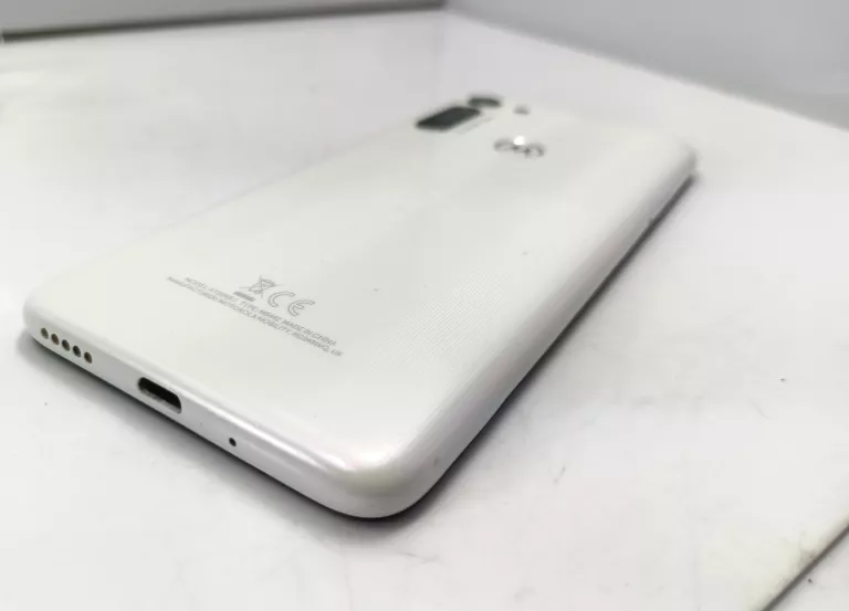 telefon-motorola-moto-g8-power-464gb-kod-producenta-pahf0005pl