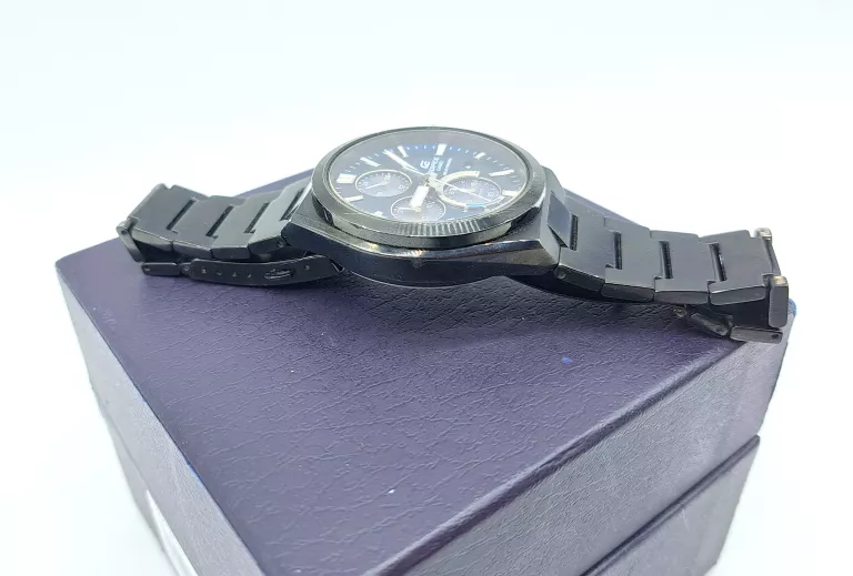 zegarek-casio-edifice-efs-s630-ksztalt-koperty-129223-2