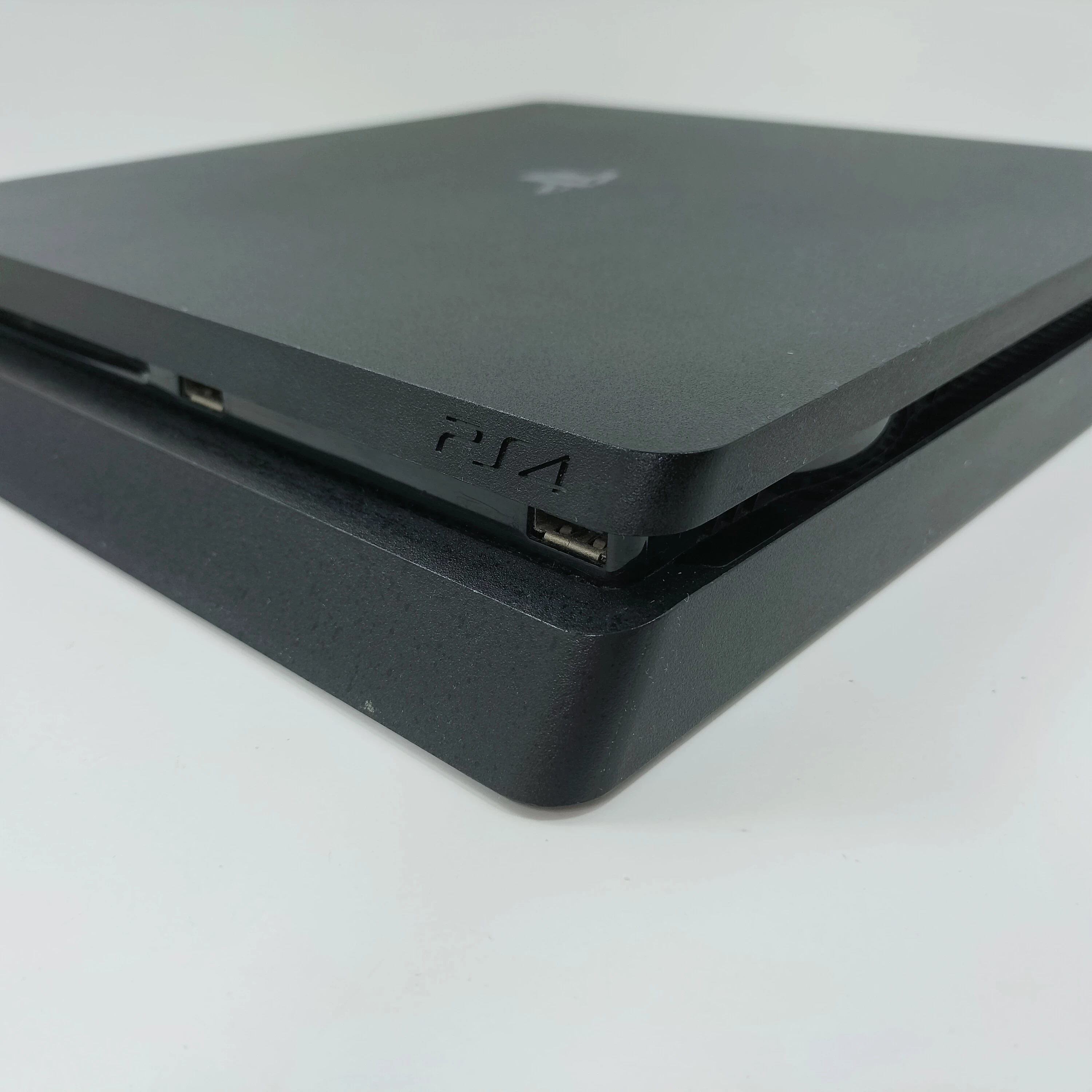 playstation-4-1tb-z-3-grami-mega-okazja-liczba-kontrolerow-w-zestawie-205994-225554