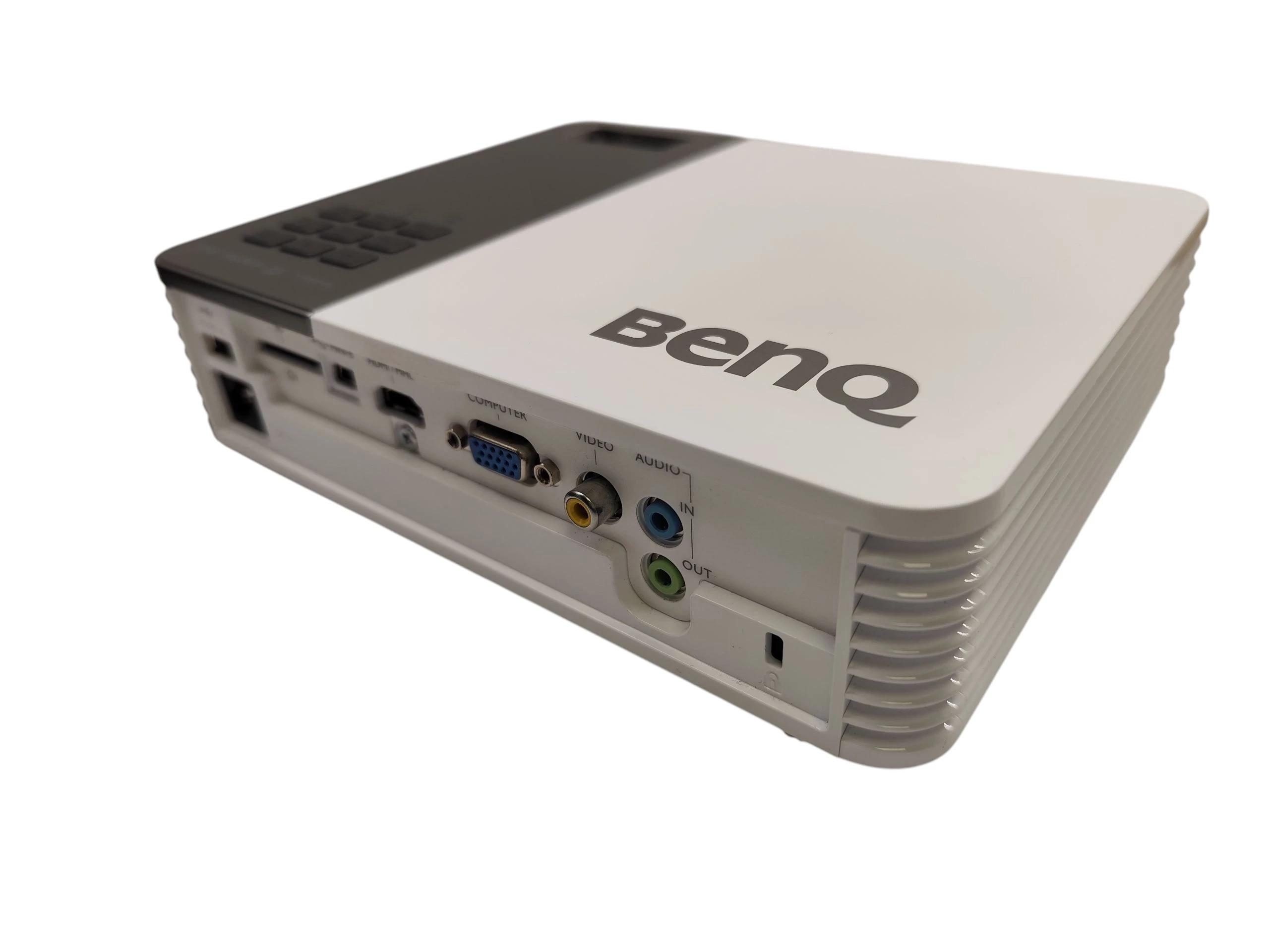 projektor-benq-gp20-jasnosc-lampy-ansi-700