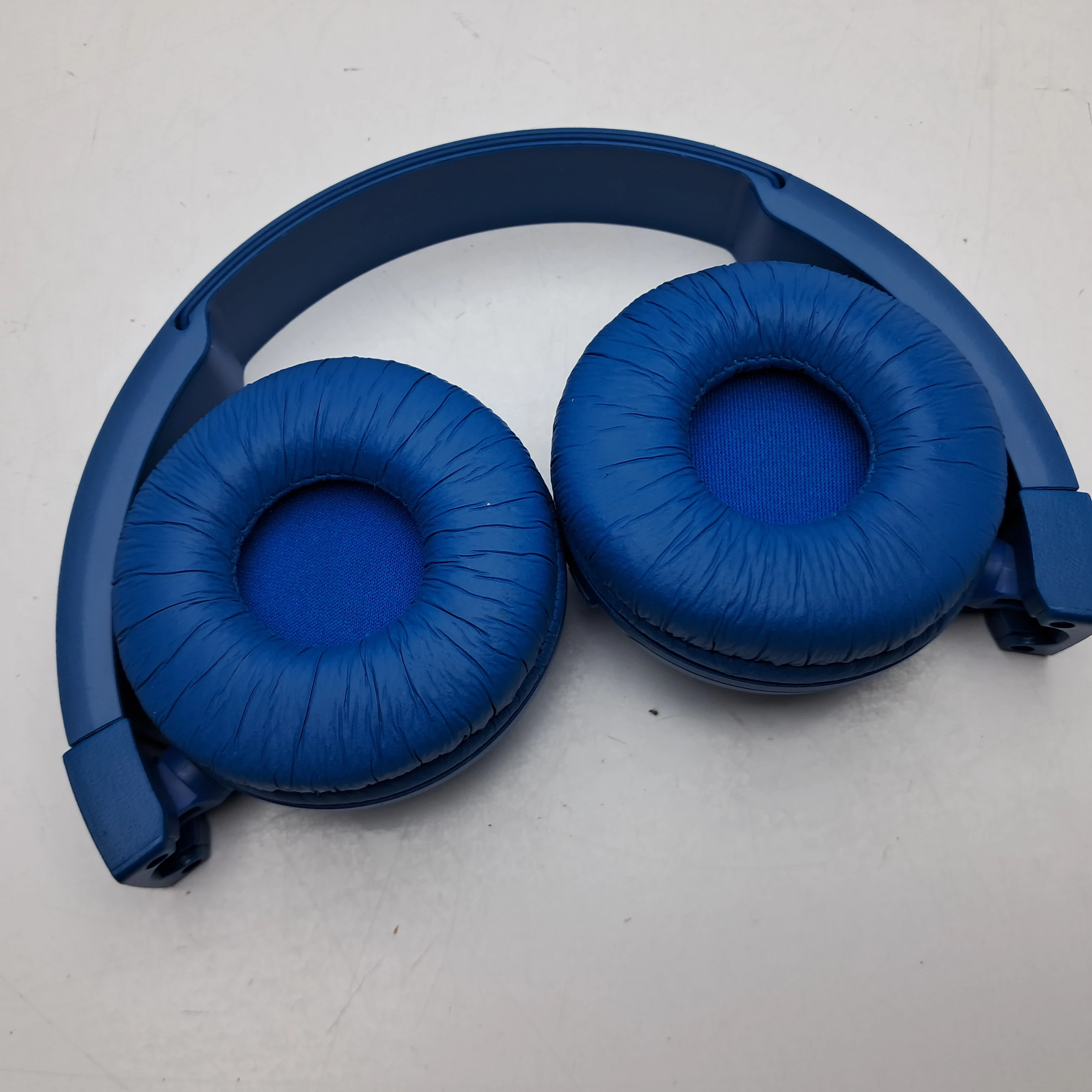 sluchawki-jbl-niebieskie-stan-11323-2