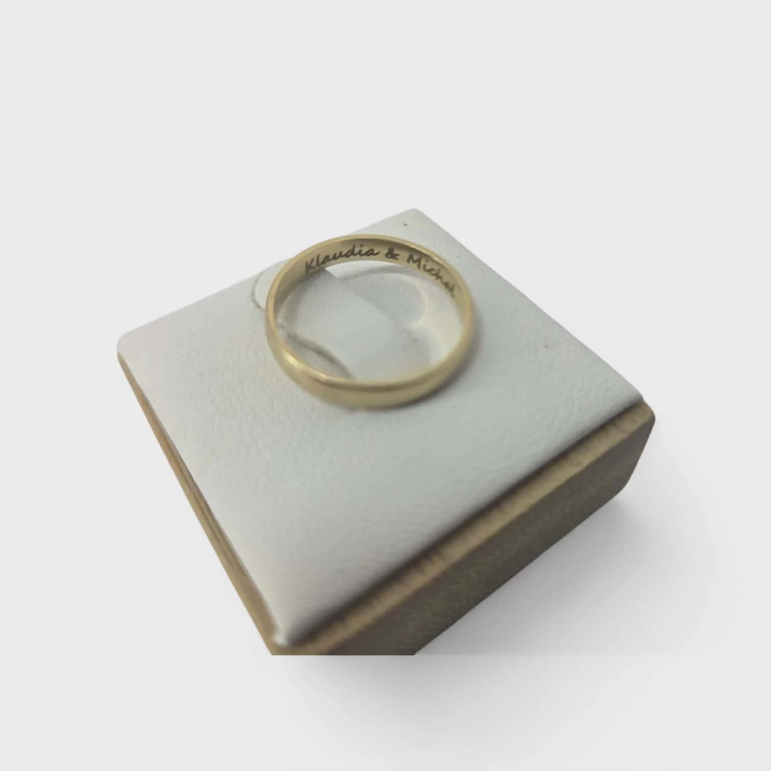 piekna-zlota-obraczka-pr585-204g-material-15751-2