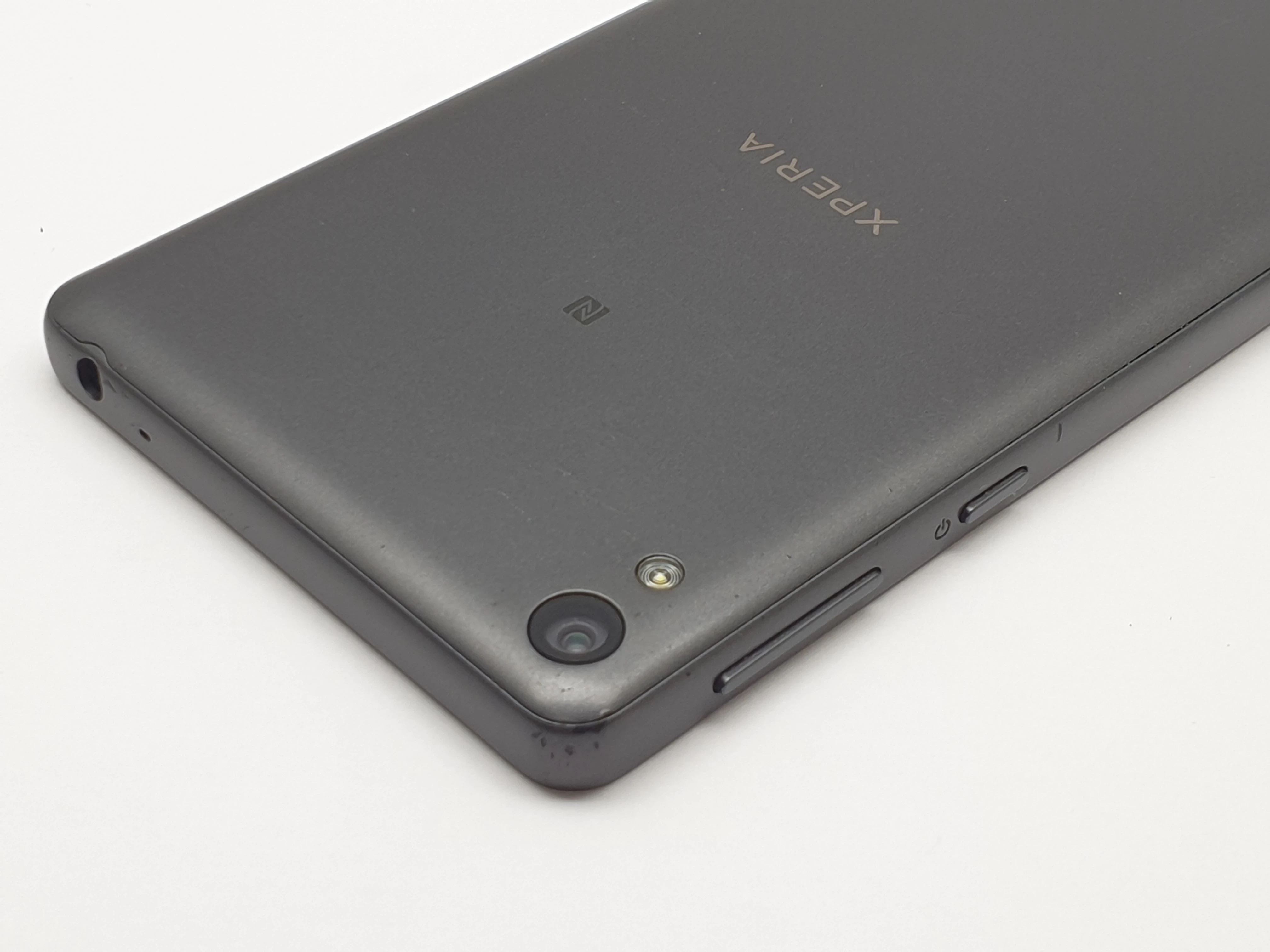 telefon-sony-xperia-e5-f3311-typ-202685-212929