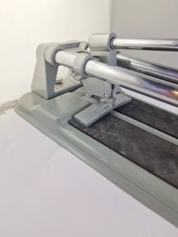 przyrzad-do-ciecia-glazury-400mm-seria-02400