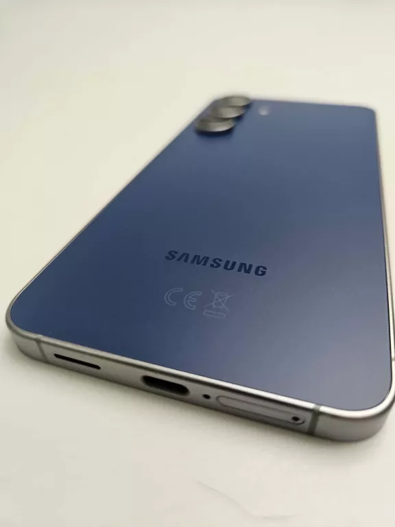telefon-samsung-galaxy-s25-fe-8128-gb-kab-przekatna-ekranu-670
