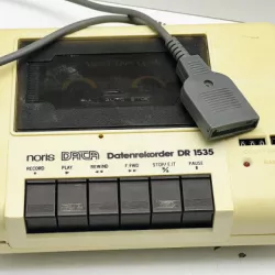 KOLEKCJONERSKI MAGNETOFON KASETOWY NORIS DATA DR 1535