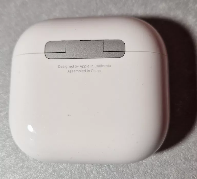 sluchawki-bezprzewodowe-douszne-apple-airpods-4-anc-kolor-dominujacy-129357-2