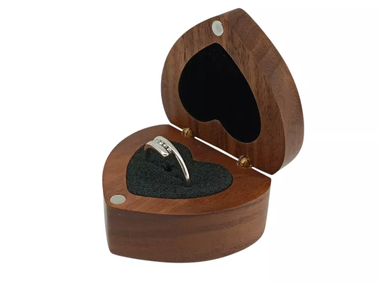 piekny-pierscionek-z-bialego-zlota-z-brylantami-275g-p375-005ct-waga-275