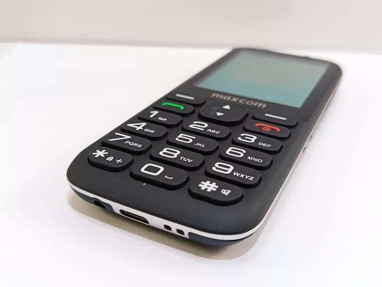 telefon-maxcom-mm445-przekatna-ekranu-280