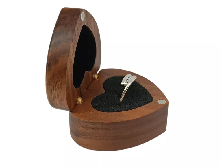 piekny-pierscionek-z-bialego-zlota-z-brylantami-275g-p375-005ct-rodzaj-2205-2